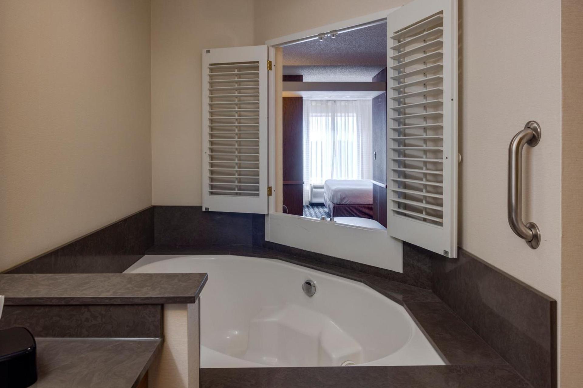 Fairfield Inn & Suites by Marriott Edmond photo 13