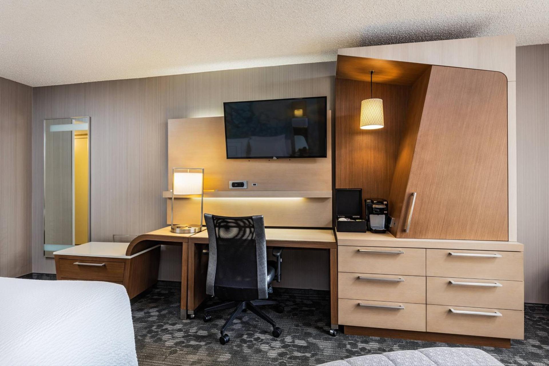 Courtyard by Marriott Riverside UCR/Moreno Valley Area photo 5