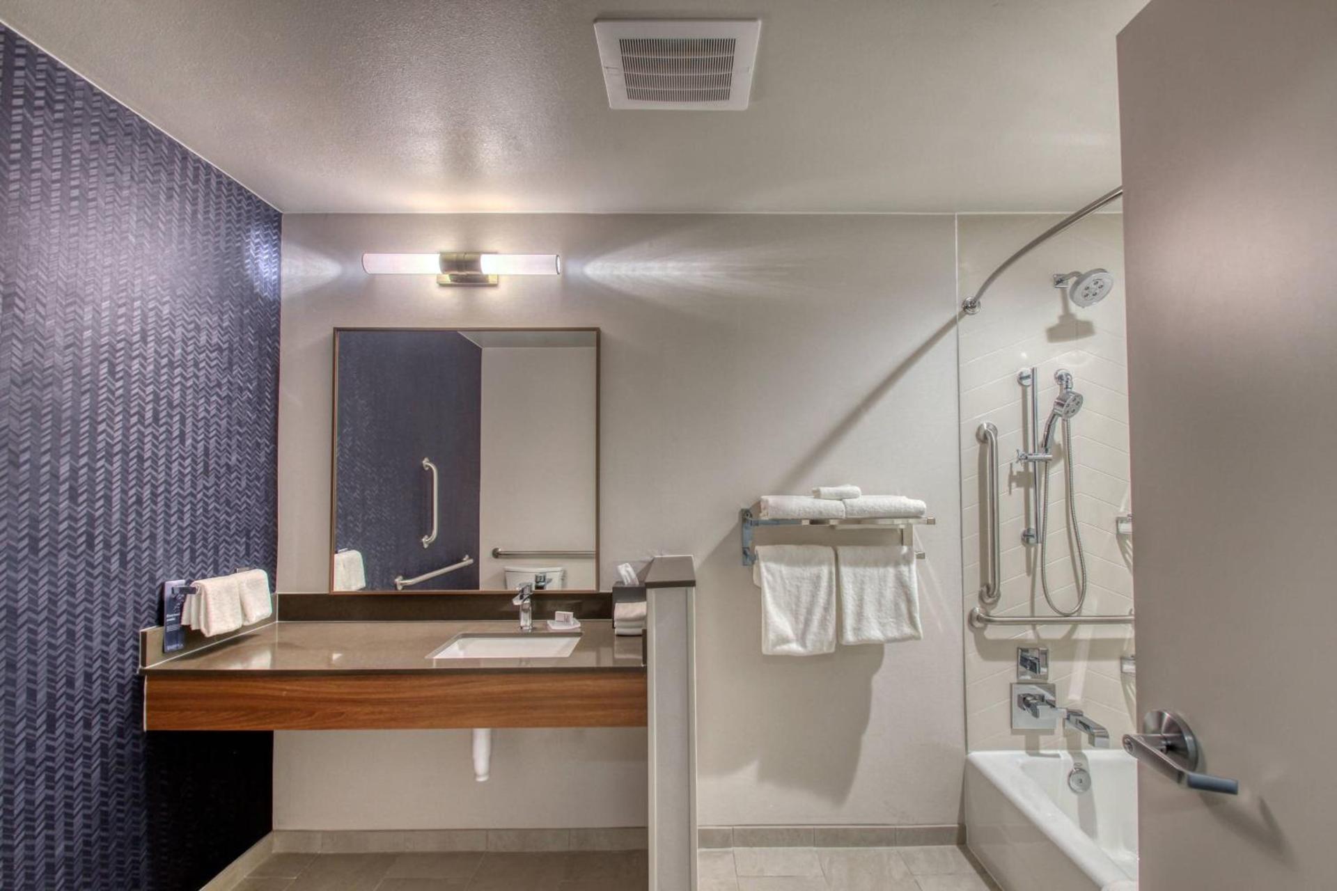 Fairfield Inn & Suites by Marriott Appleton photo 11