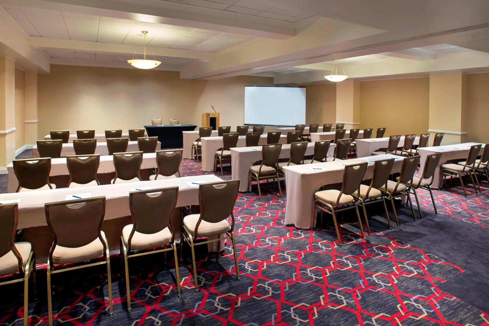 Best Western Premier Plainview-Long Island Hotel photo 19