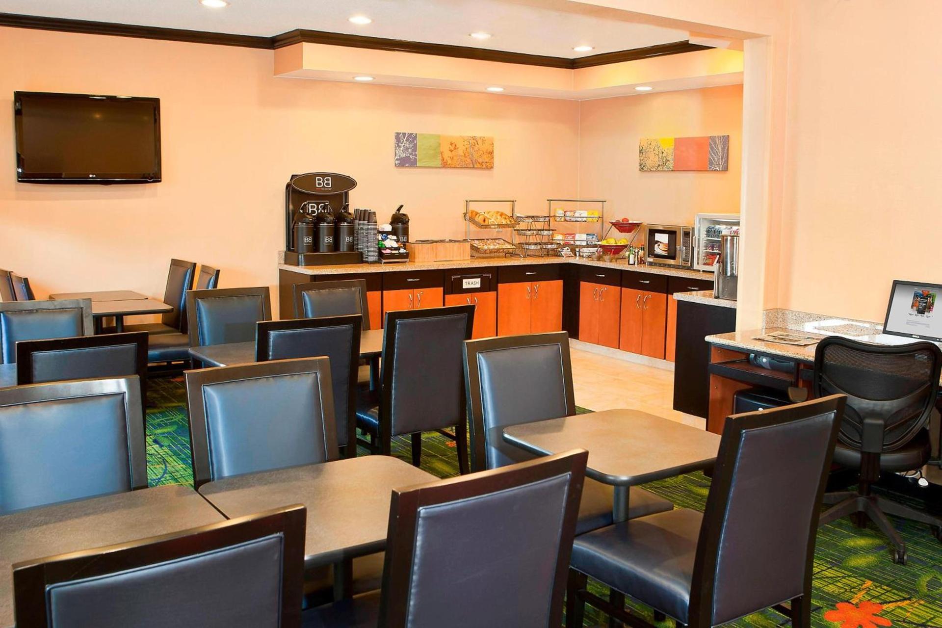 Fairfield Inn by Marriott Forsyth Decatur photo 7