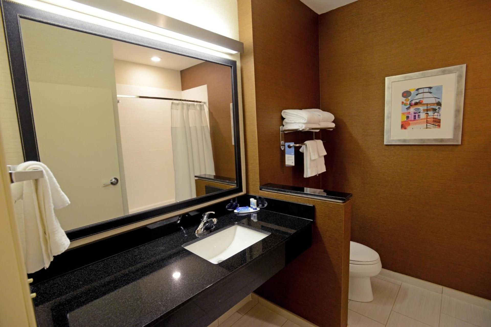 Fairfield Inn & Suites by Marriott Bowling Green photo 9
