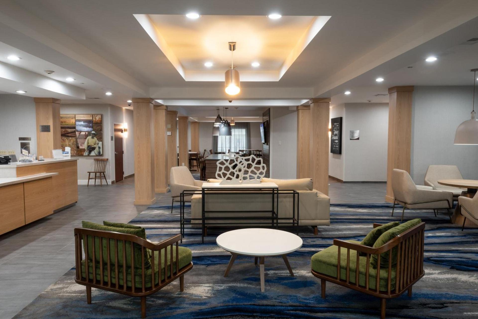 Fairfield Inn & Suites Denton photo 3