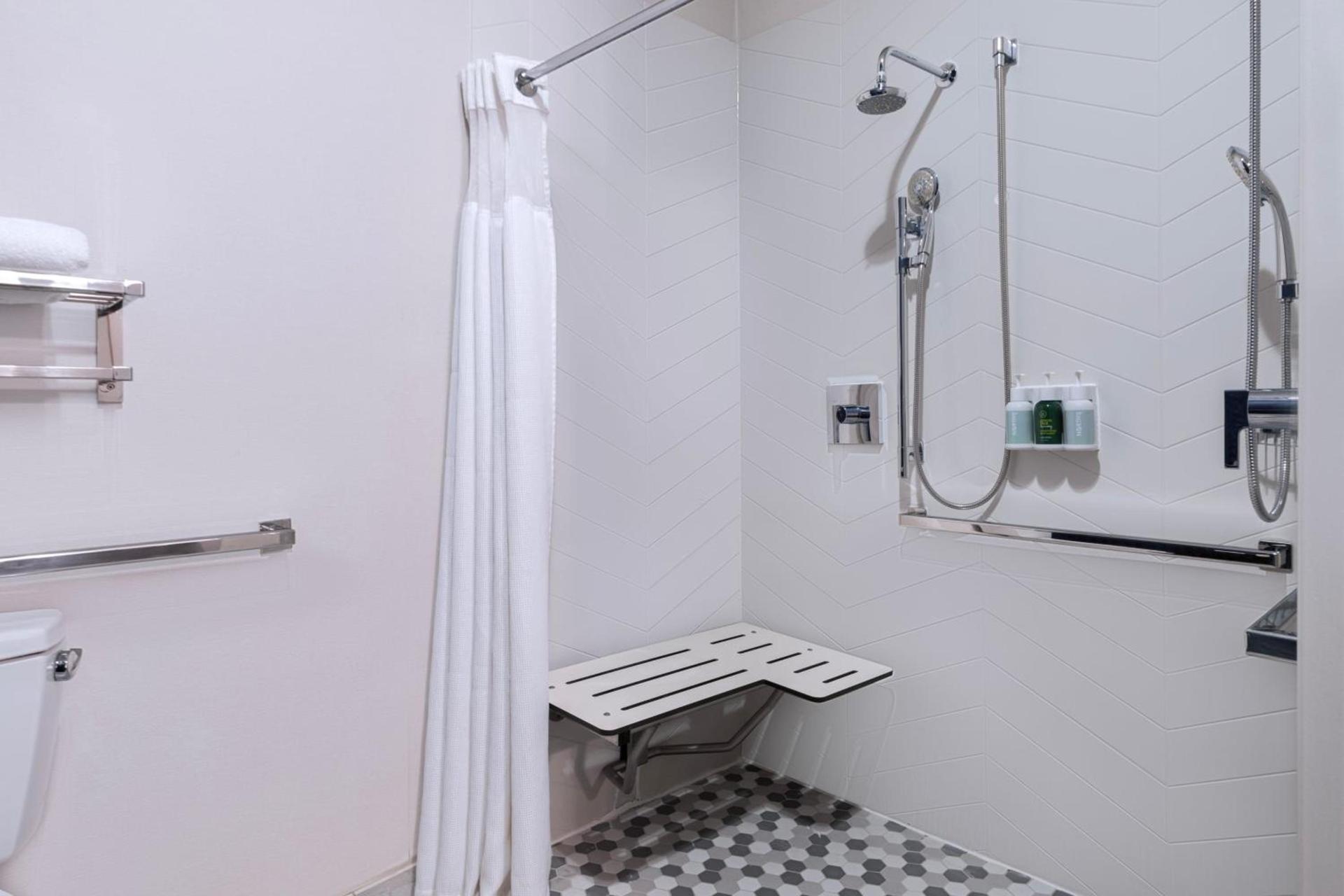 Fairfield Inn & Suites Denton photo 16