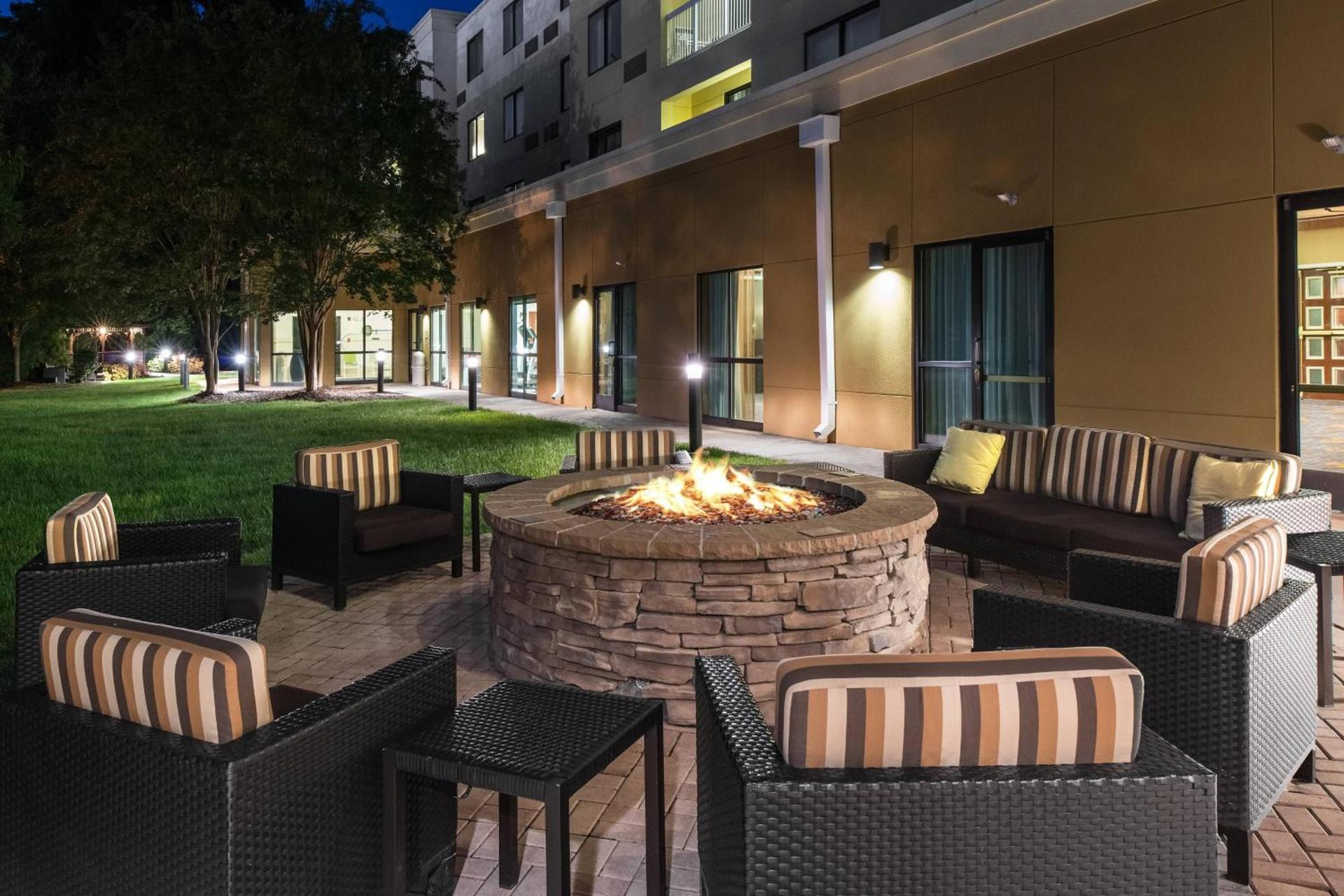 Courtyard by Marriott Charlotte Gastonia photo 28