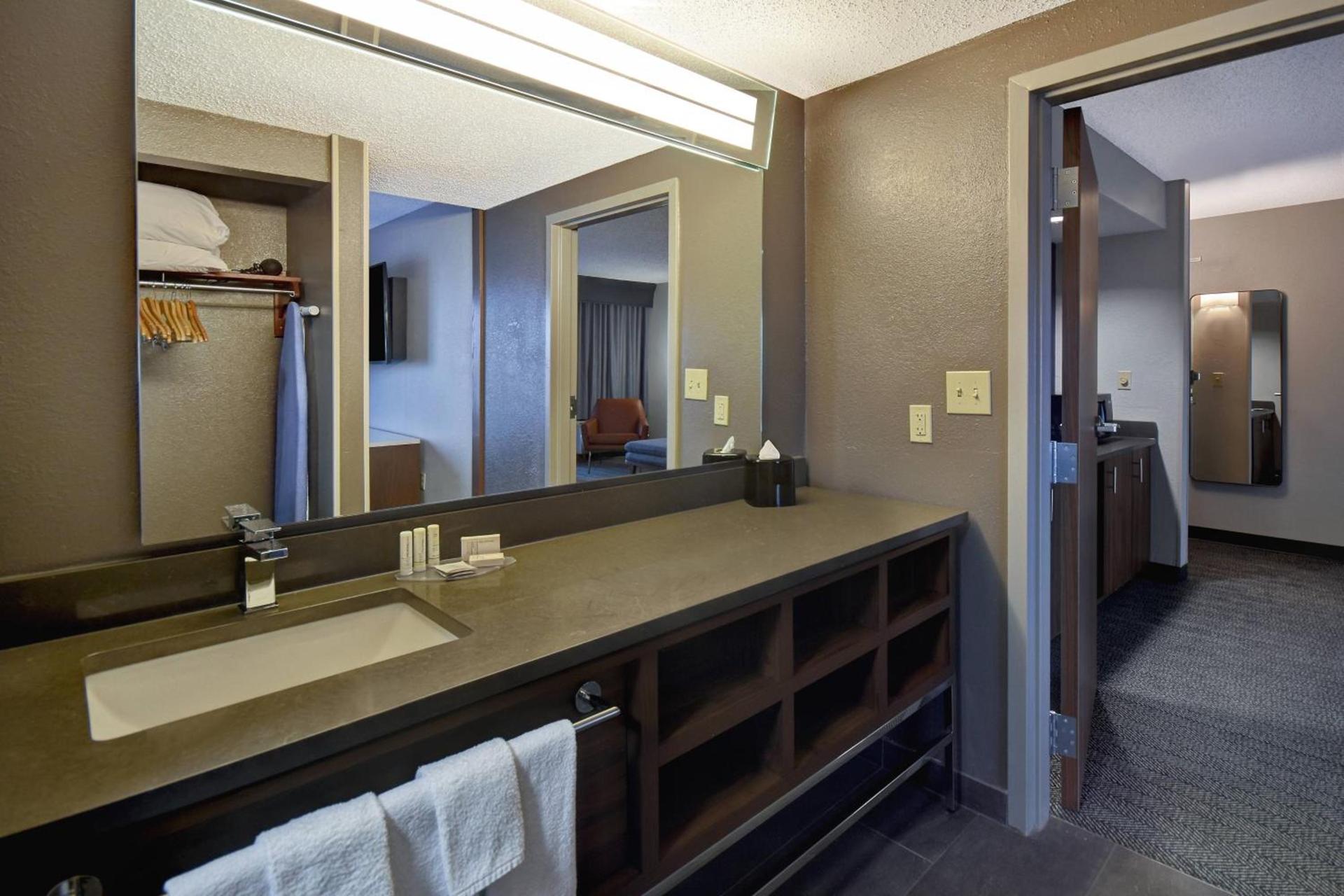 Courtyard by Marriott Cincinnati Airport photo 36