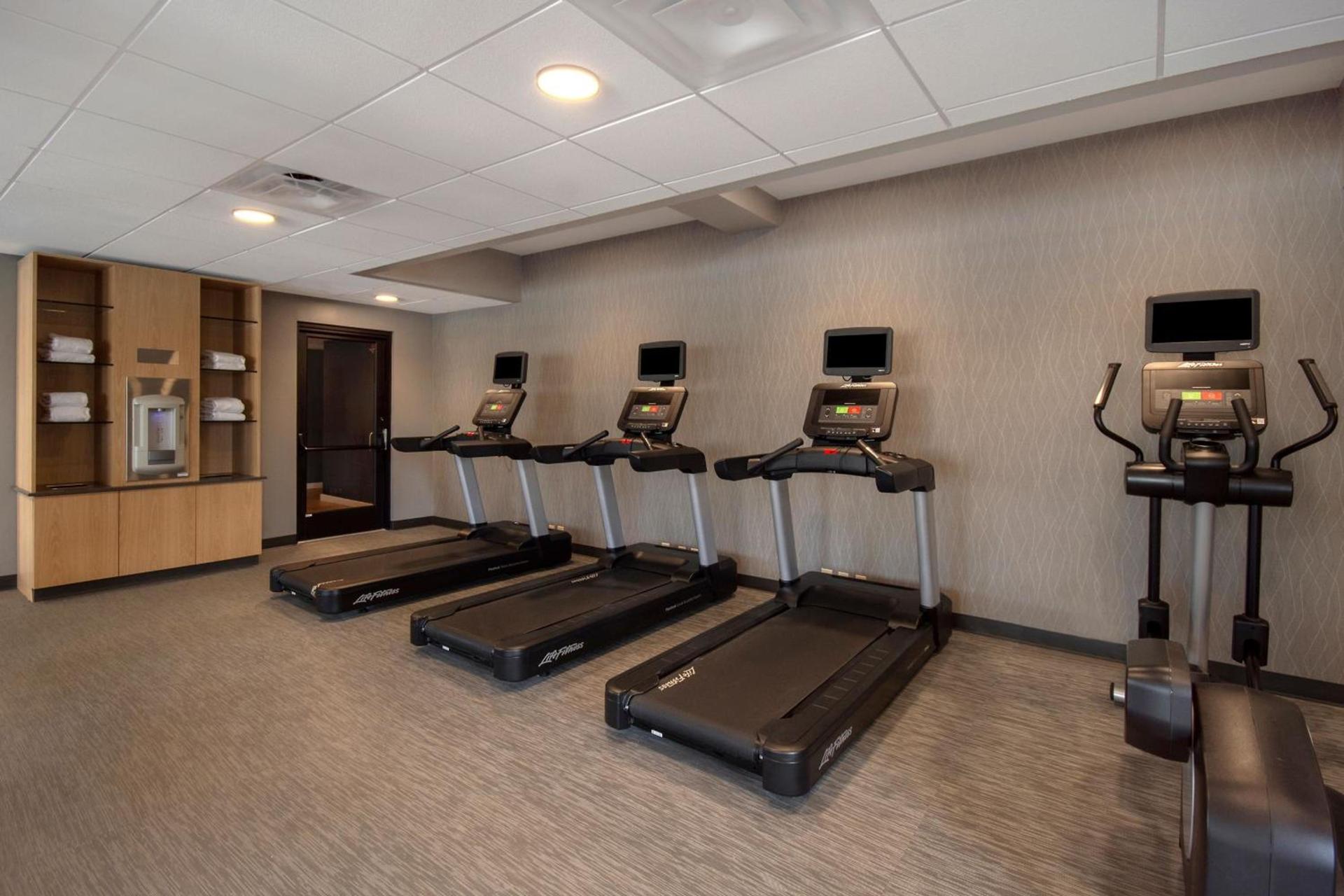 Courtyard by Marriott Cincinnati Airport photo 58