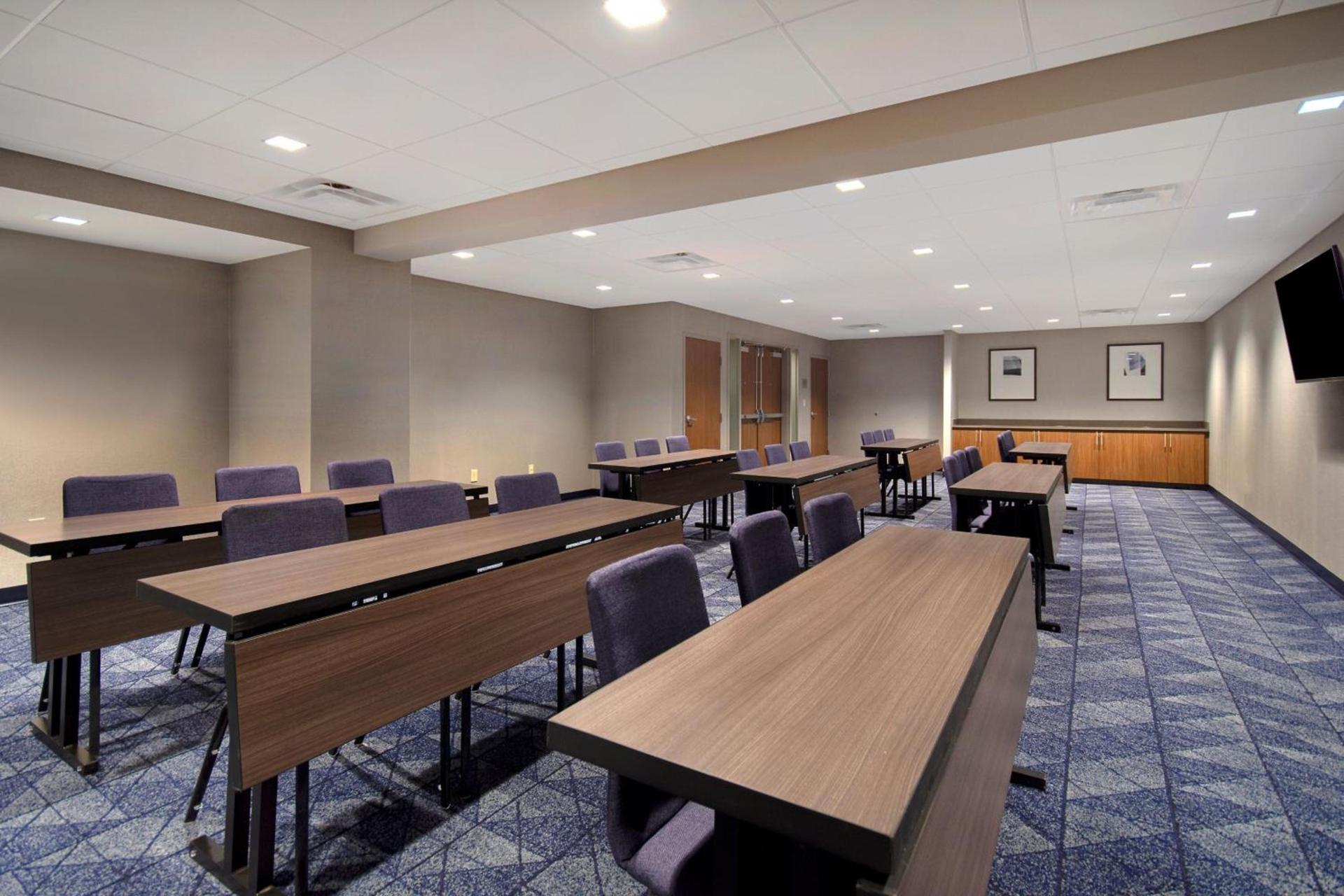 Courtyard by Marriott Cincinnati Airport photo 67