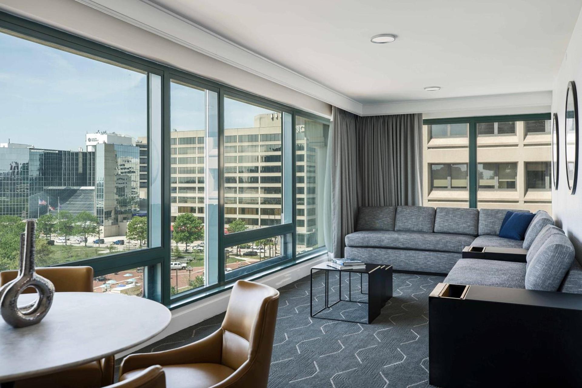 Renaissance Baltimore Harborplace Hotel photo 12