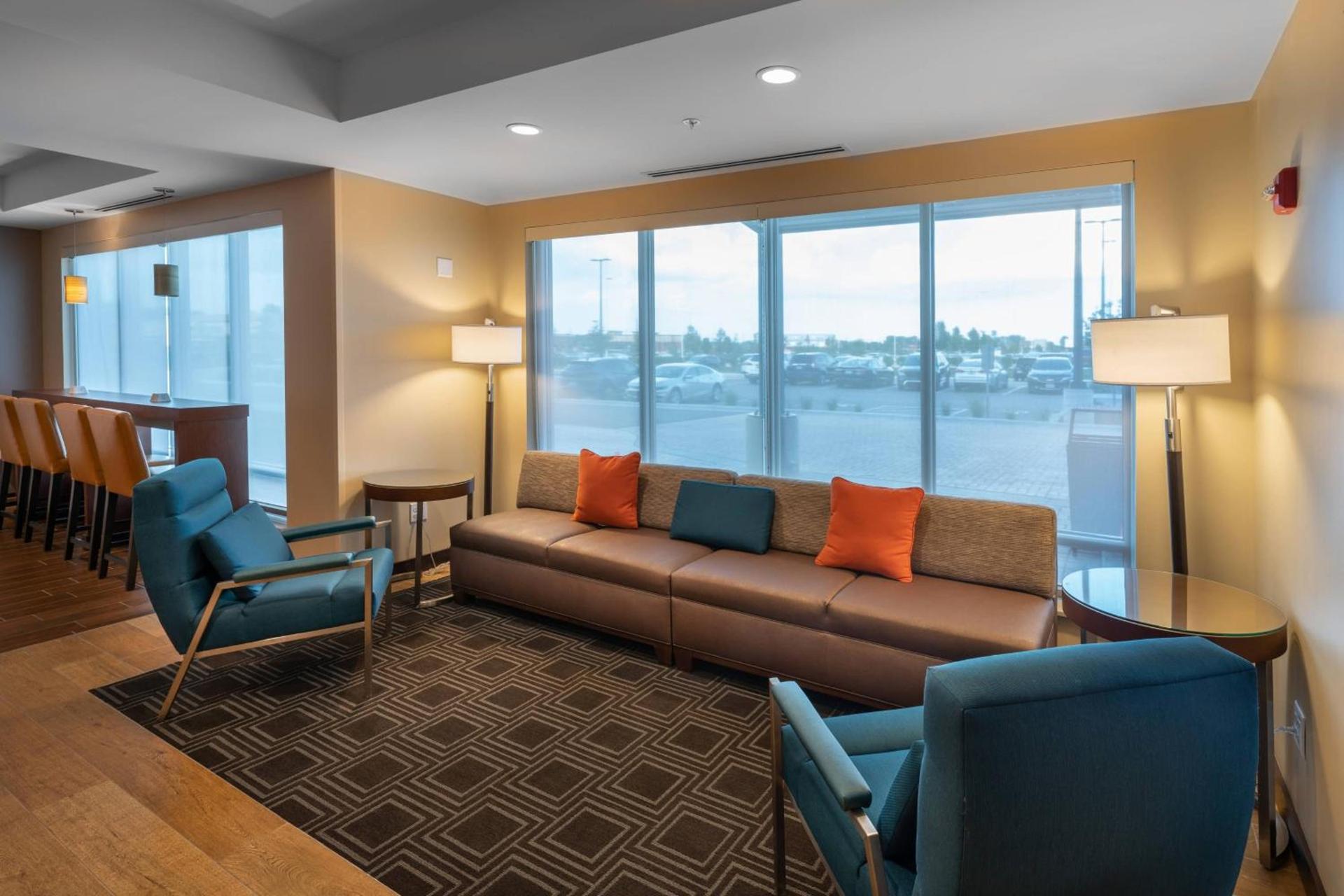 TownePlace Suites by Marriott Milwaukee Oak Creek photo 5