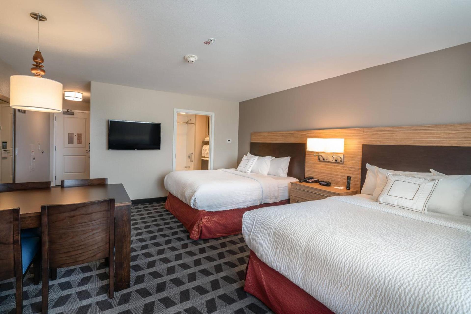 TownePlace Suites by Marriott Milwaukee Oak Creek photo 9