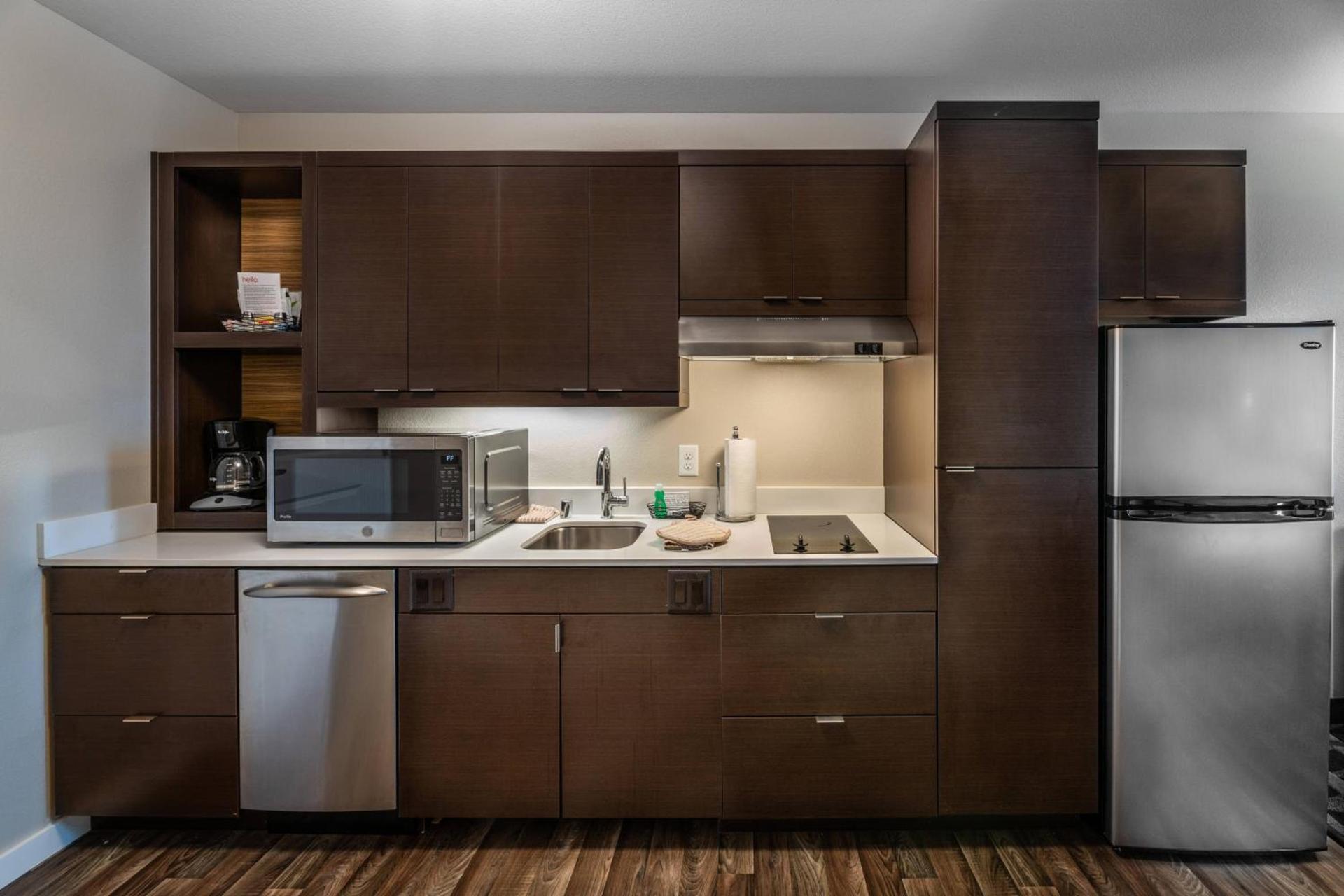 TownePlace Suites by Marriott Milwaukee Oak Creek photo 12