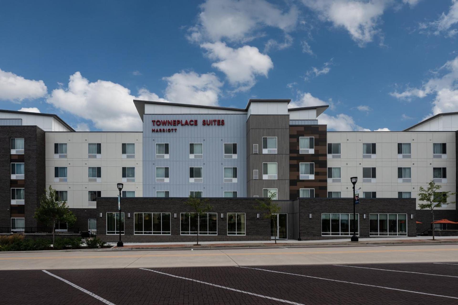TownePlace Suites by Marriott Milwaukee Oak Creek photo 2