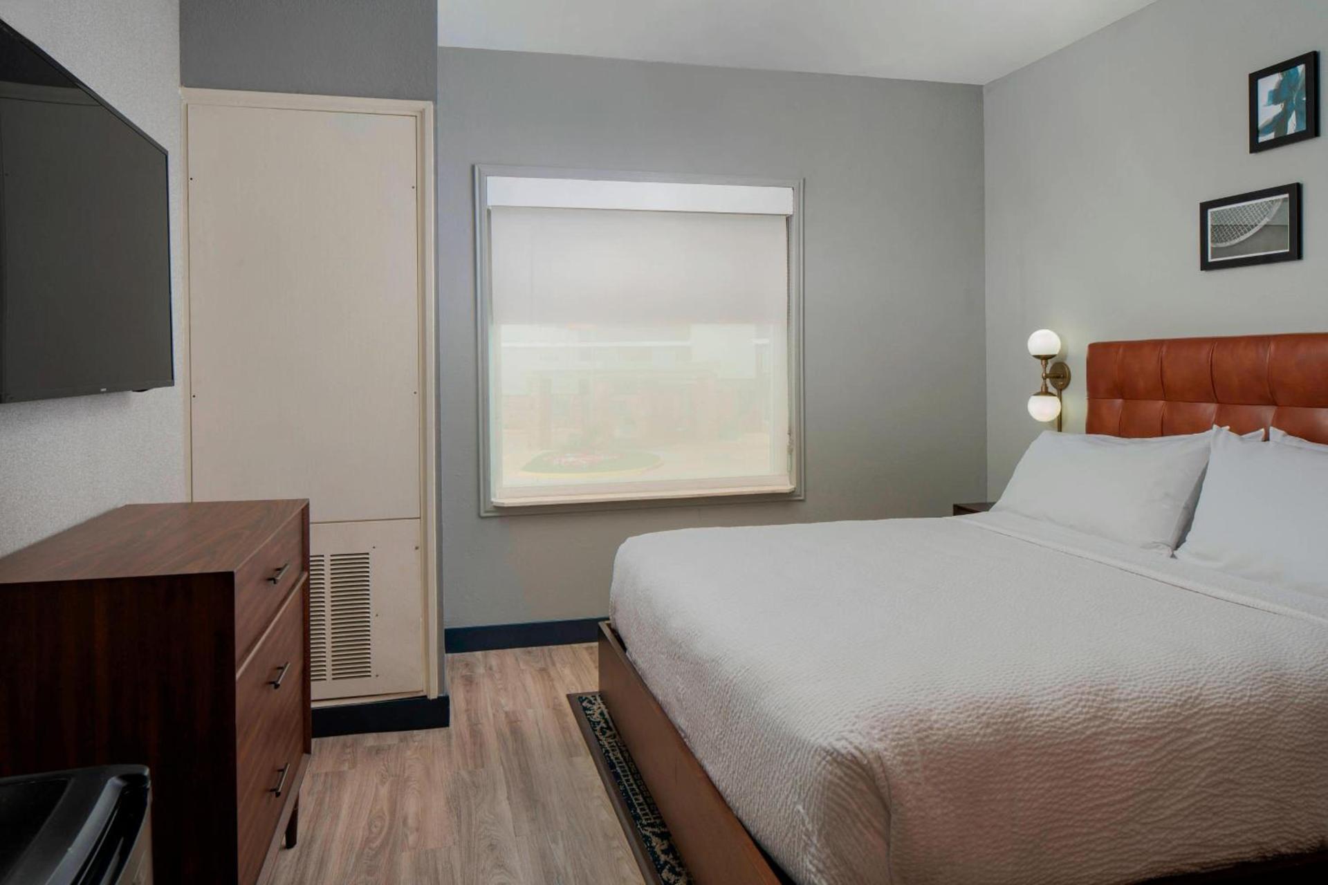Four Points by Sheraton Dallas Arlington Entertainment District photo 8