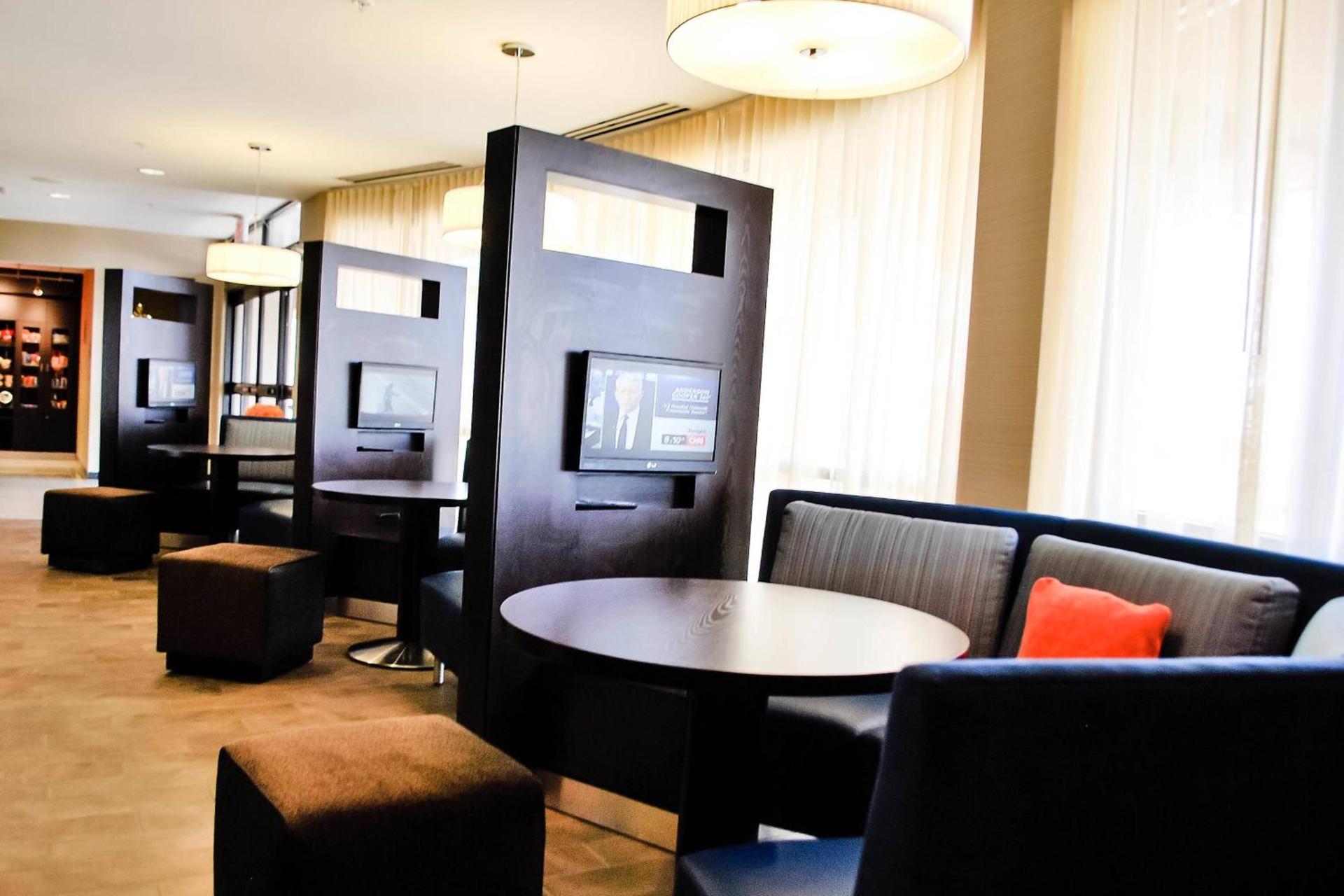 Courtyard by Marriott Salina photo 6