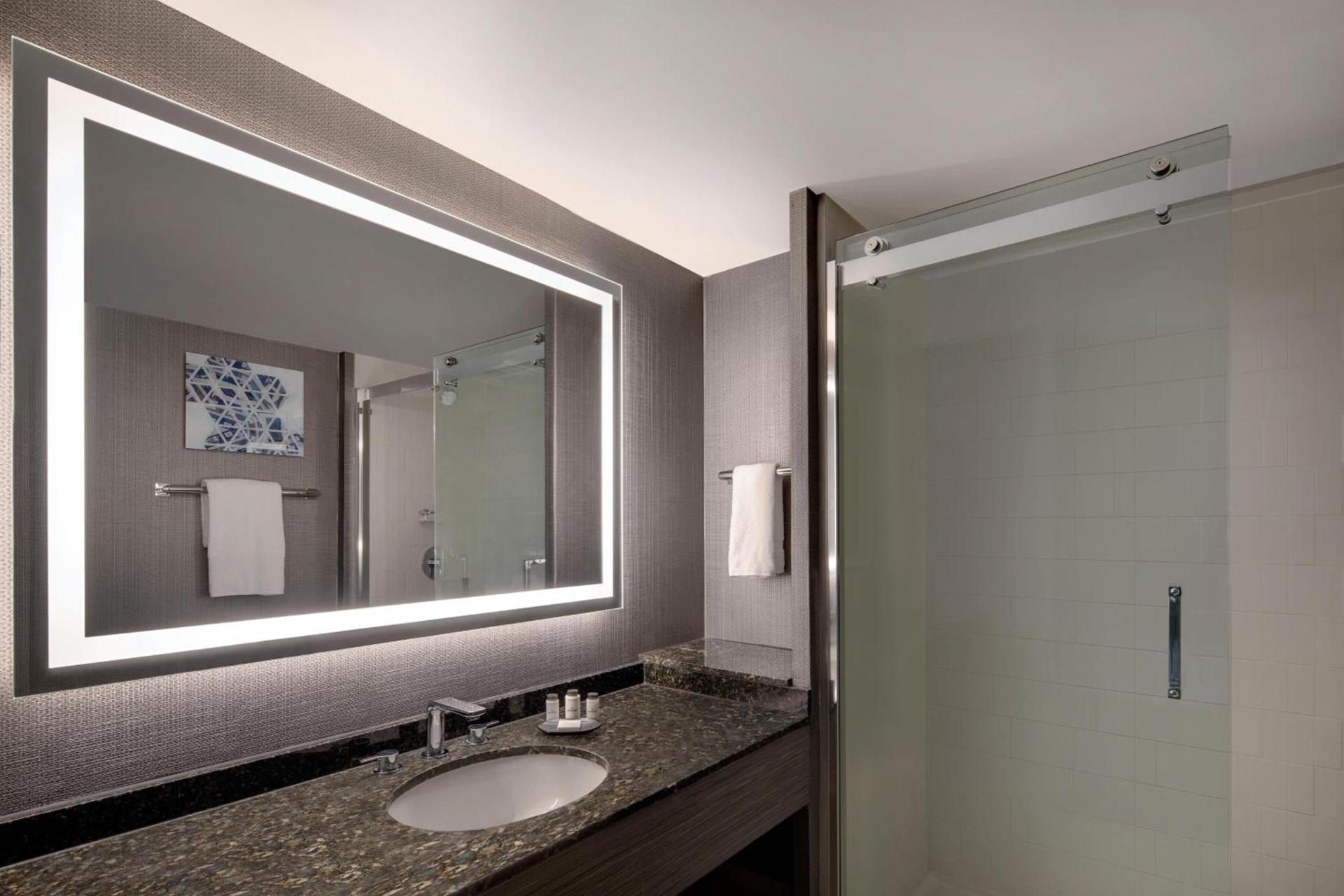 Sheraton Philadelphia Downtown photo 41