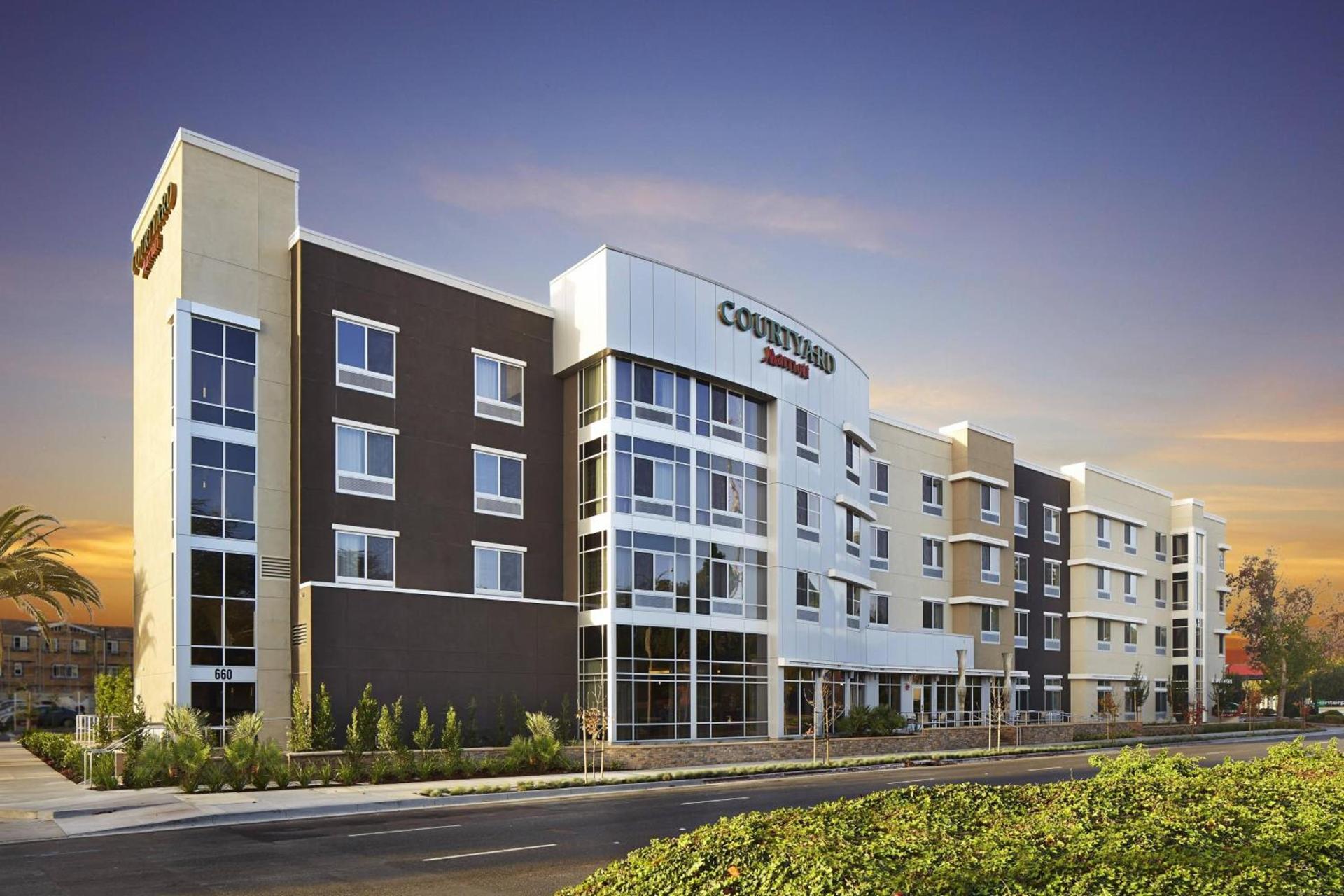 Courtyard by Marriott Sunnyvale Silicon Valley photo 1