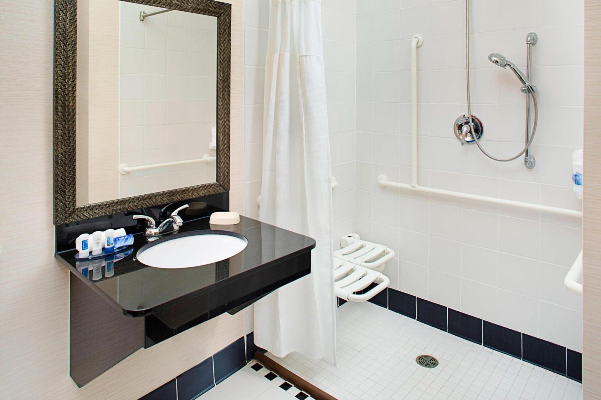 Fairfield Inn & Suites by Marriott San Antonio SeaWorld / Westover Hills photo 8