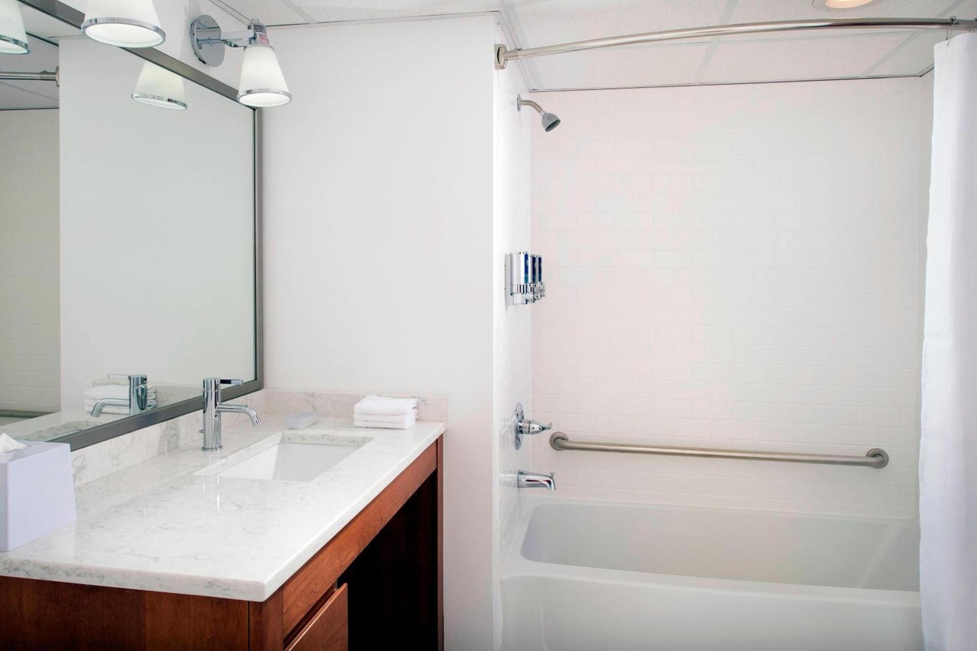 Four Points by Sheraton Virginia Beach Oceanfront photo 16
