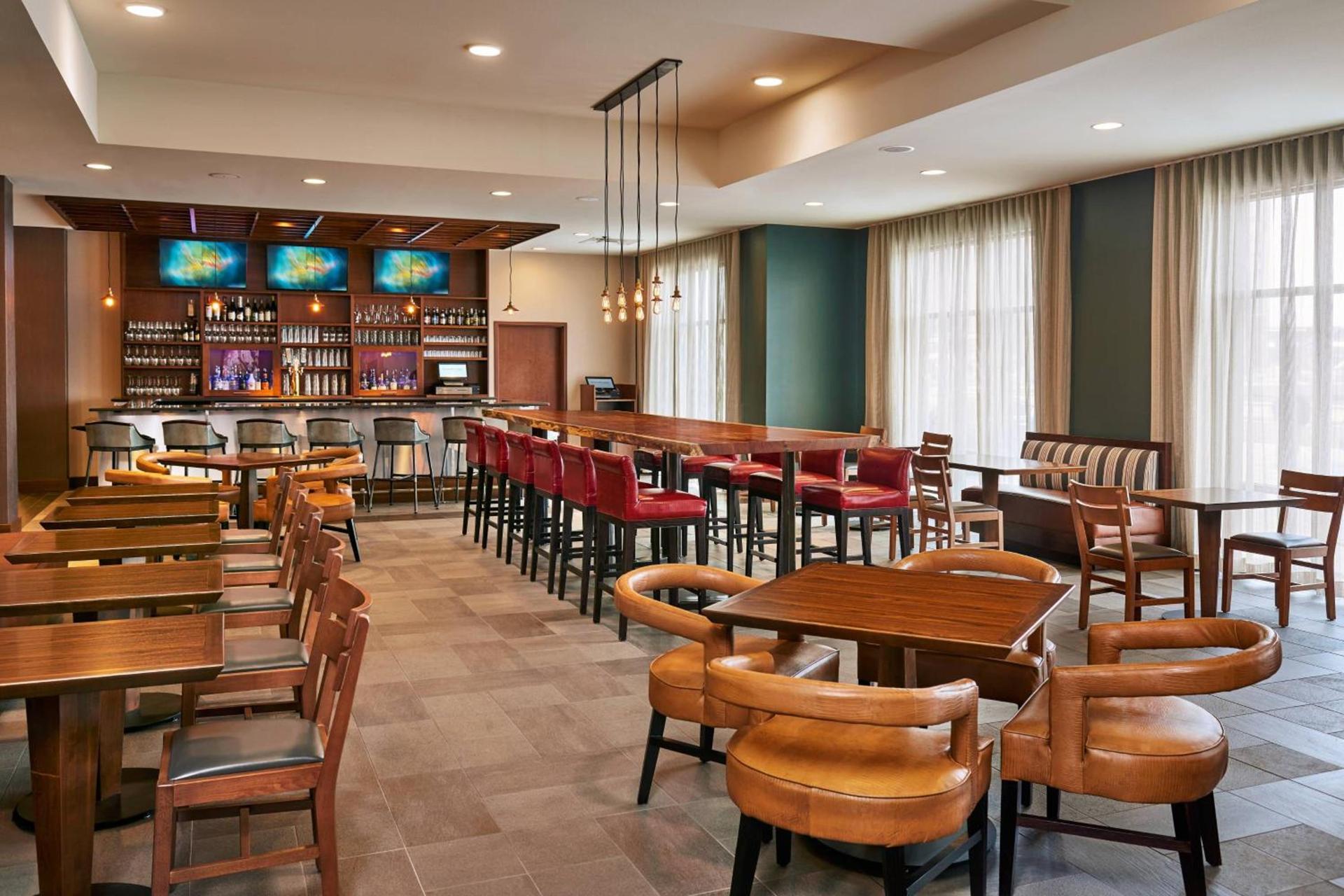 Four Points by Sheraton Fargo Medical Center photo 12