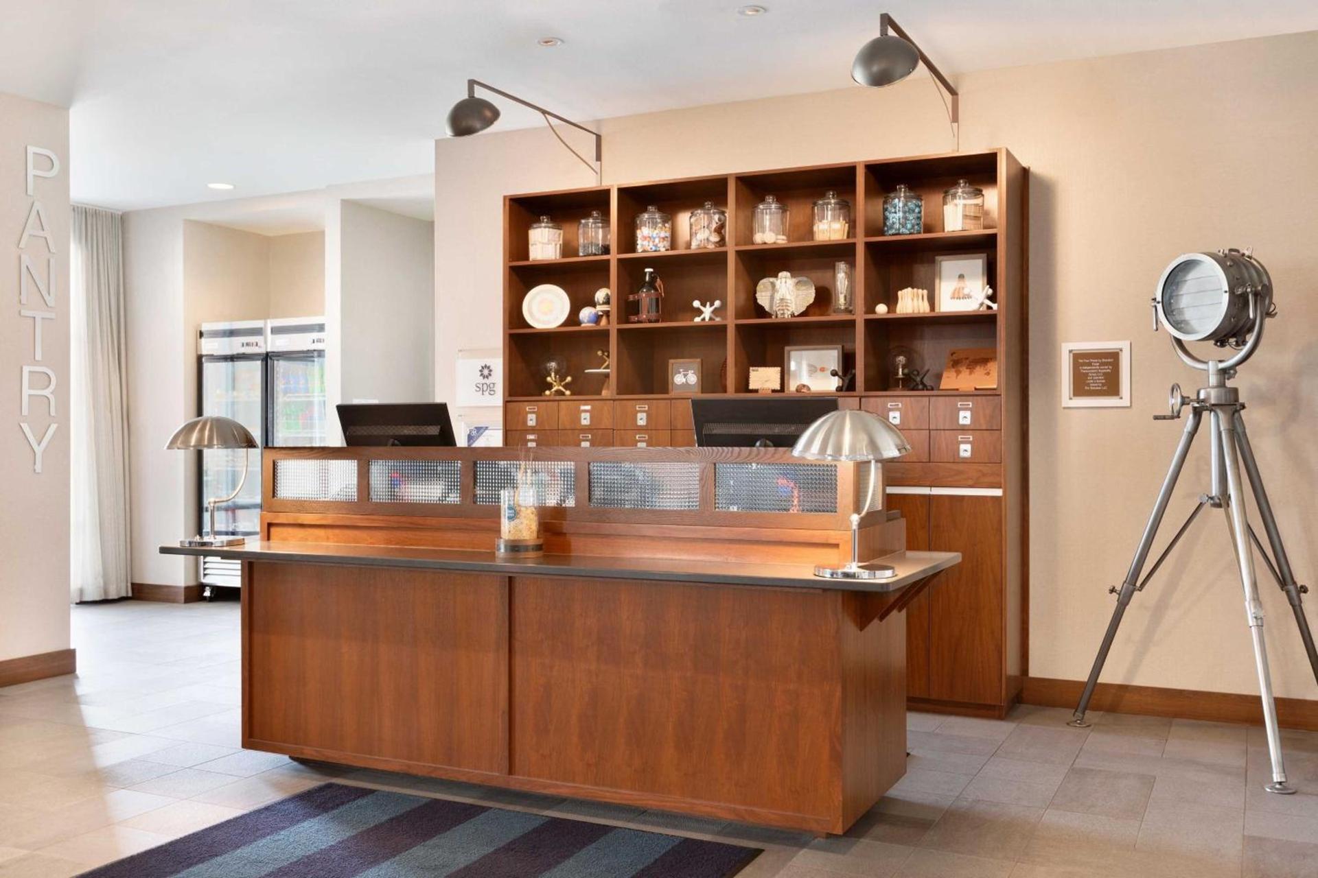 Four Points by Sheraton Fargo Medical Center photo 9