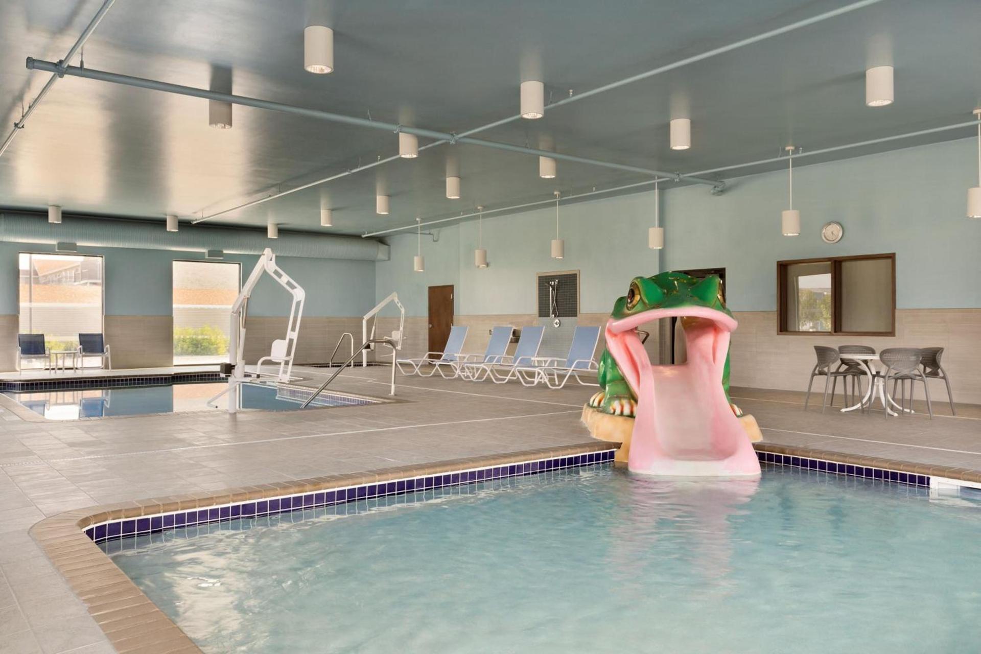 Four Points by Sheraton Fargo Medical Center photo 17