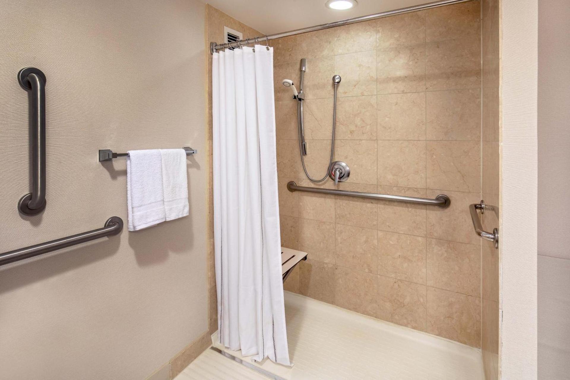 Sheraton Pentagon City photo 17