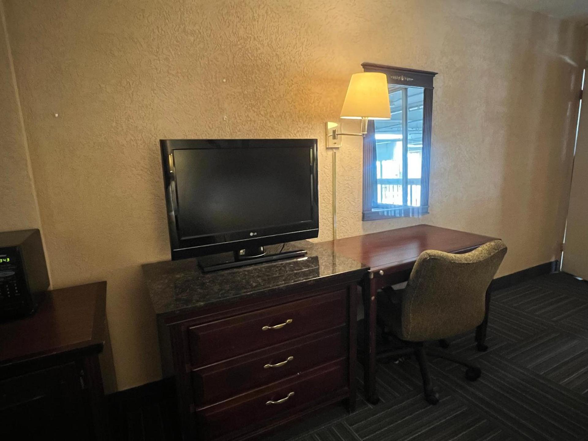 The Lodge Hotel and Banquets photo 15