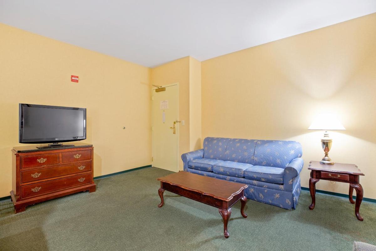 OYO Hotel St Louis Downtown City Center MO photo 55