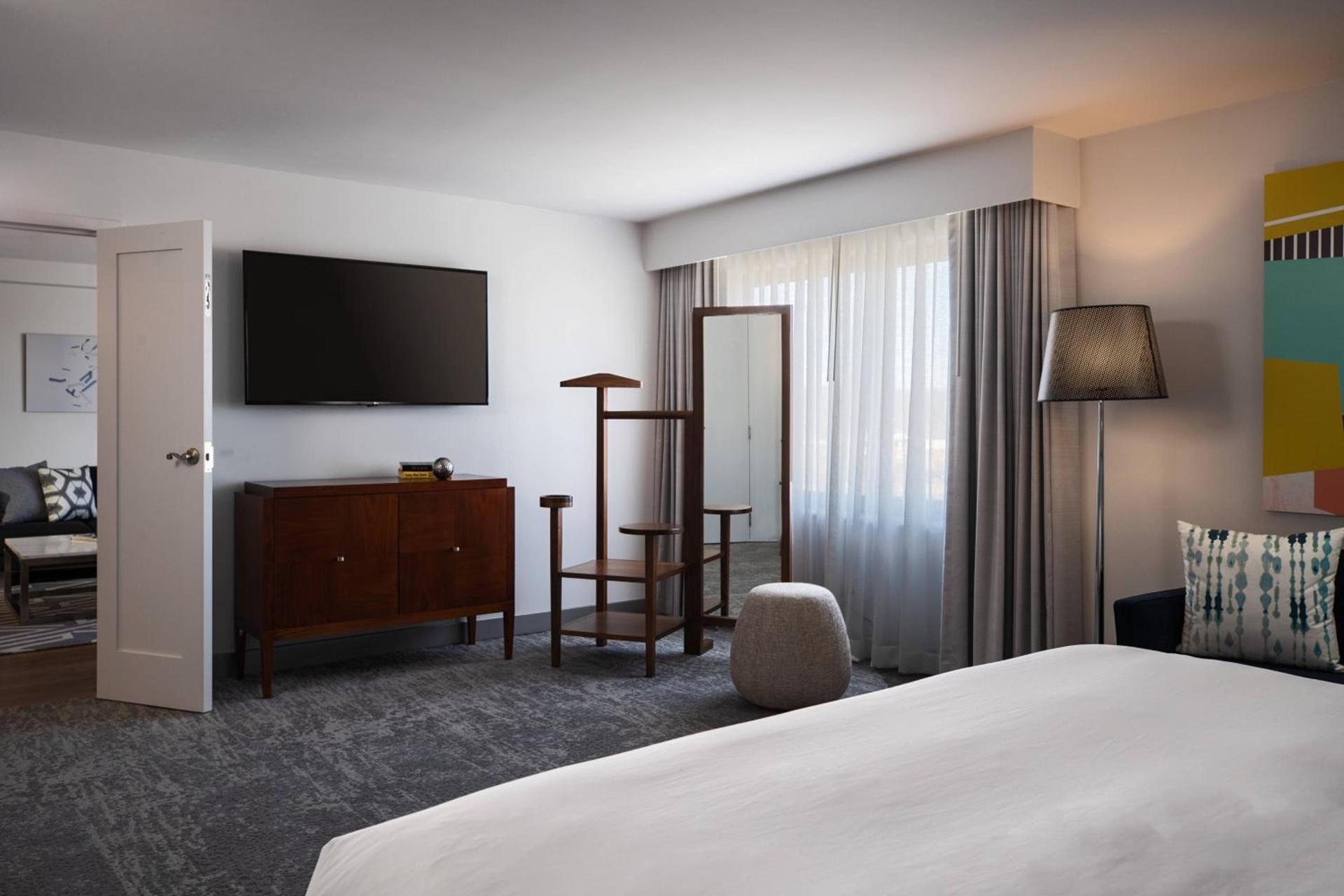 The Baronette Renaissance Detroit-Novi Hotel photo 25