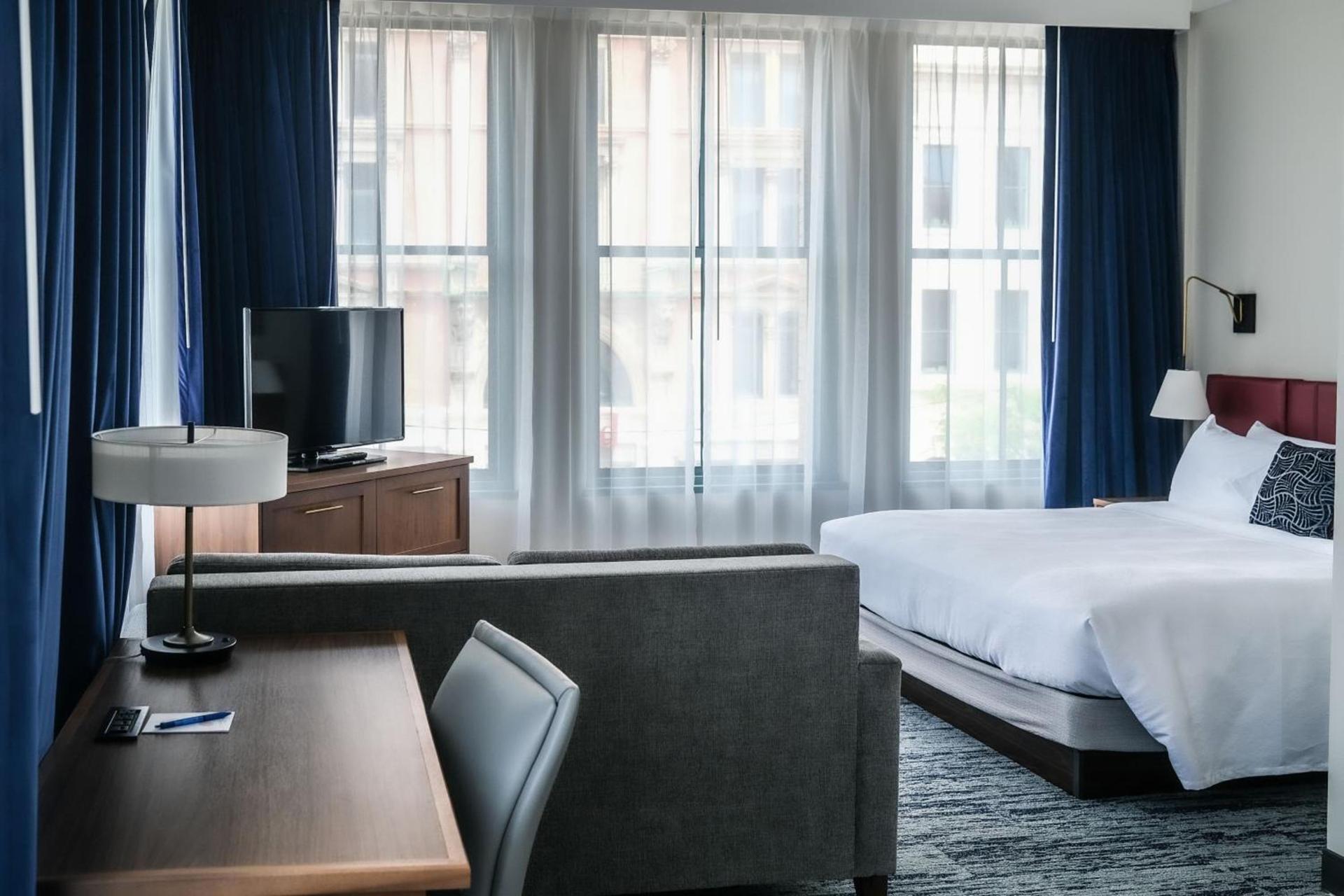 BLU-Tique, Akron, a Tribute Portfolio Hotel photo 26