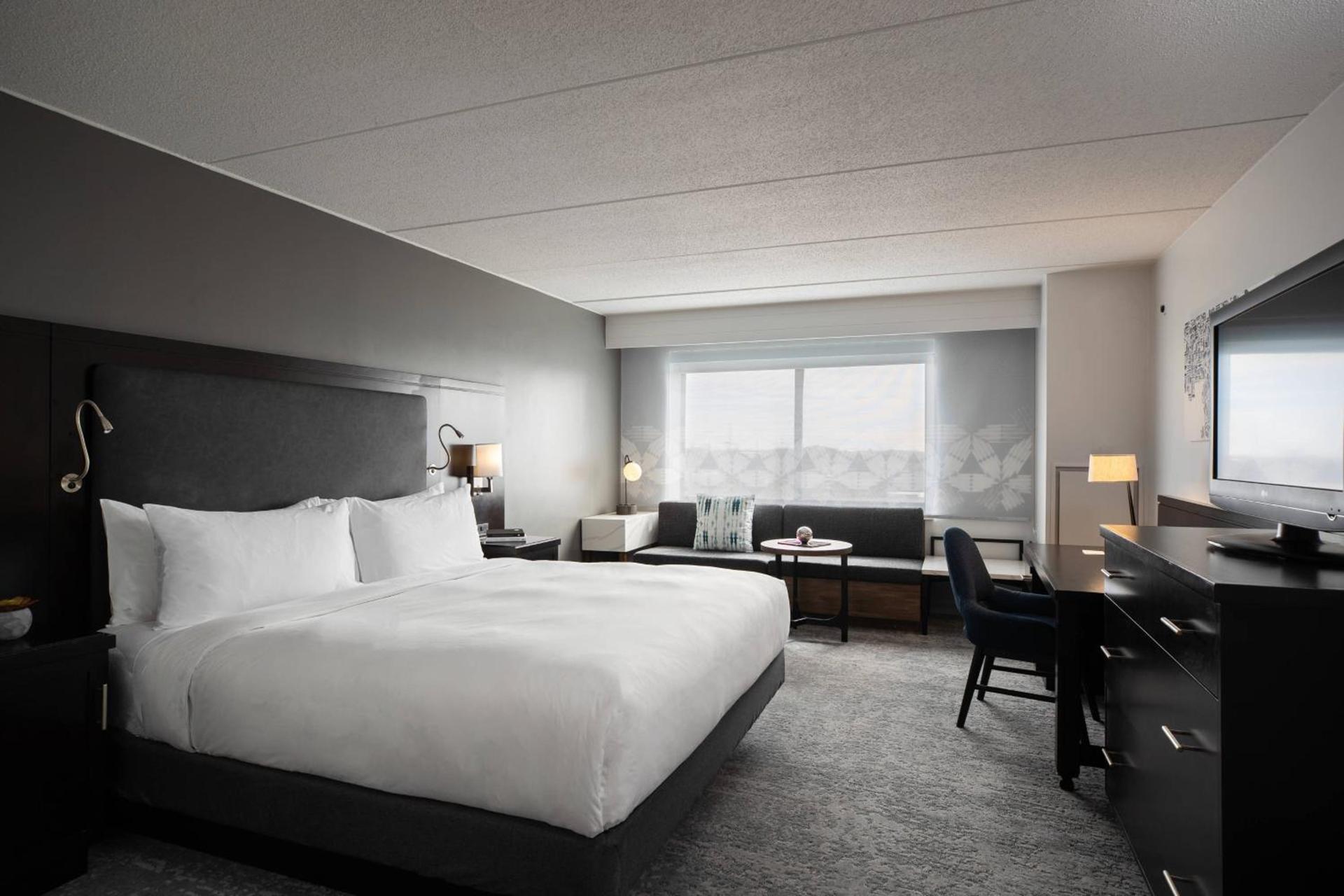 The Baronette Renaissance Detroit-Novi Hotel photo 7