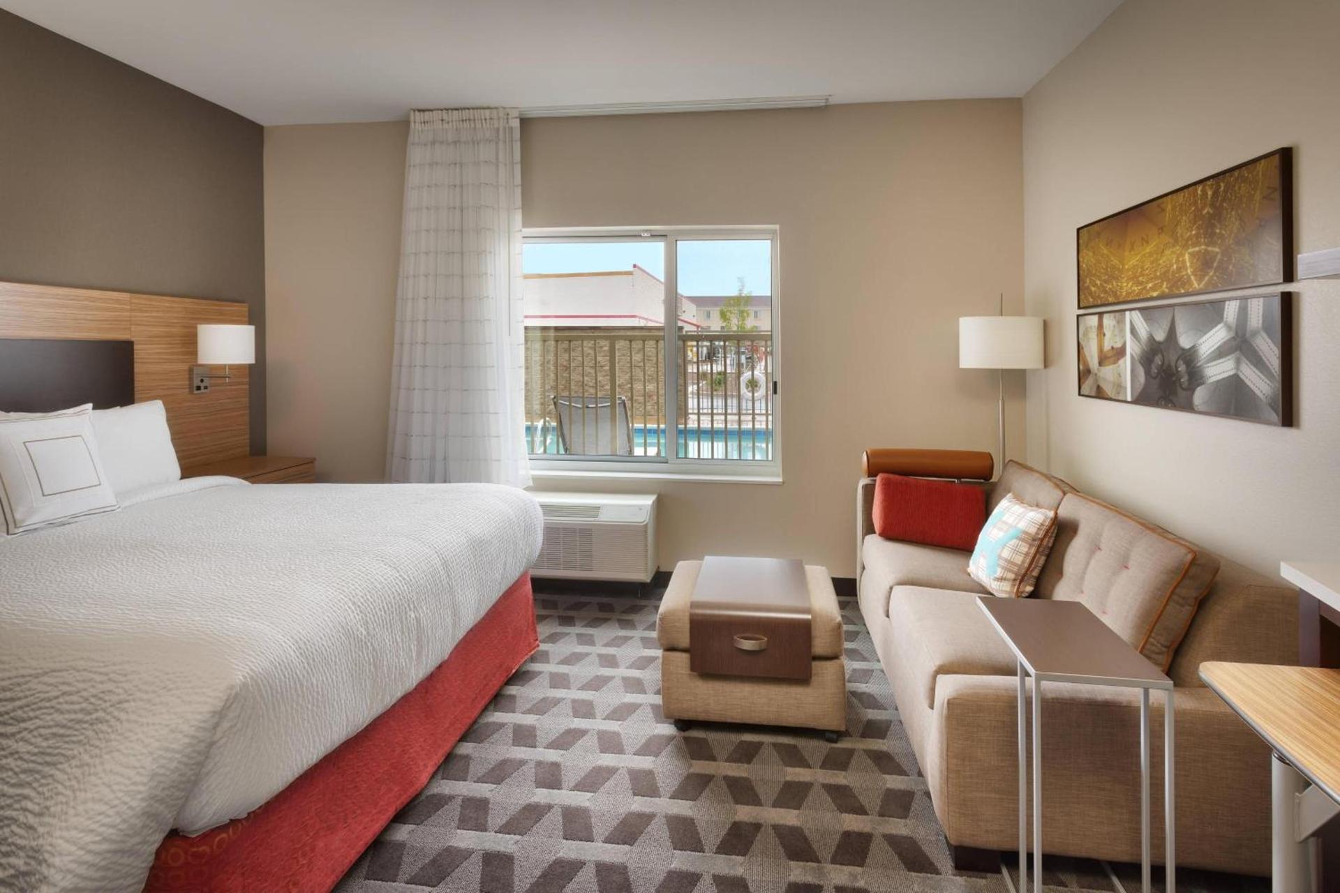 TownePlace Suites by Marriott Clovis photo 9