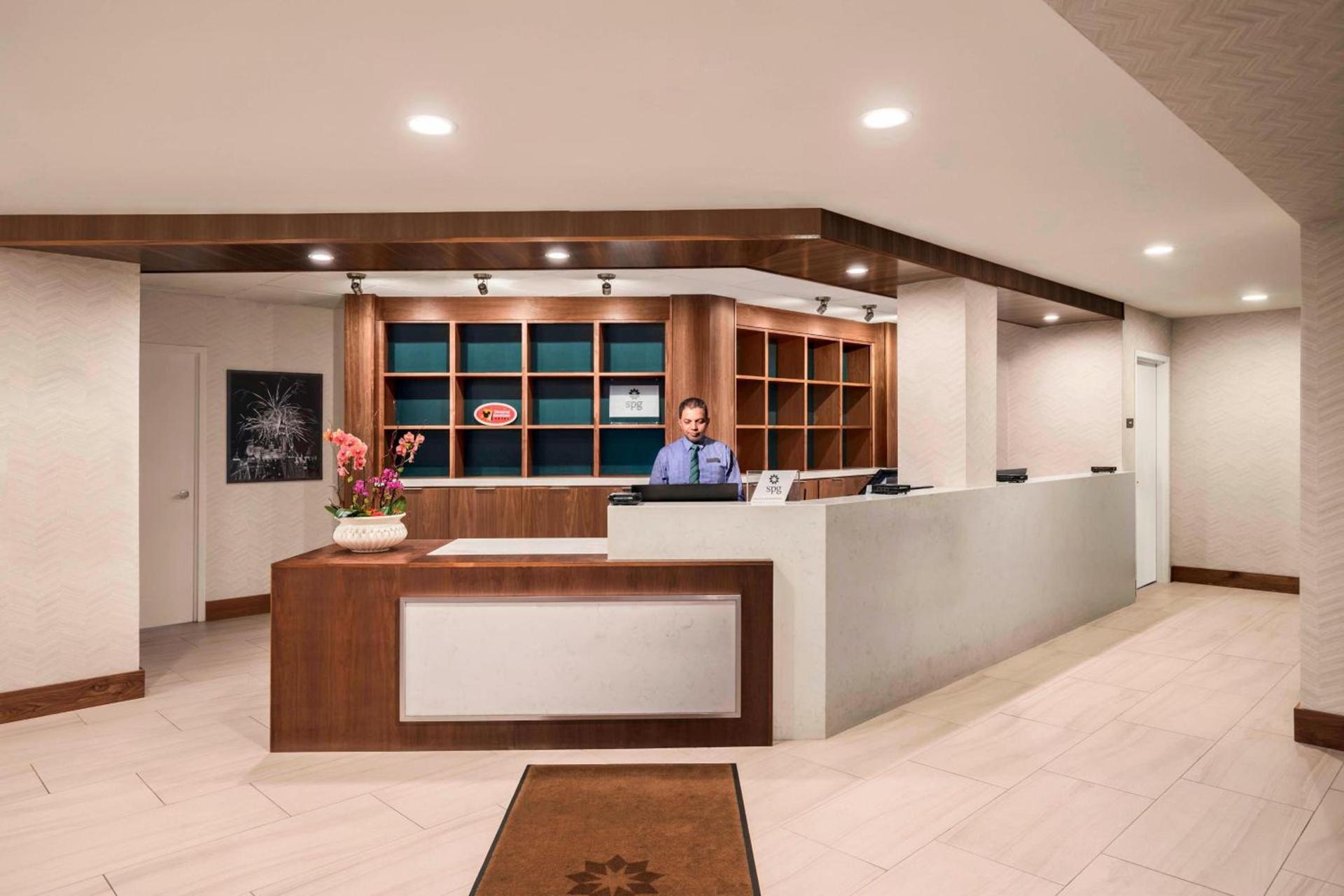 Four Points by Sheraton Anaheim photo 3