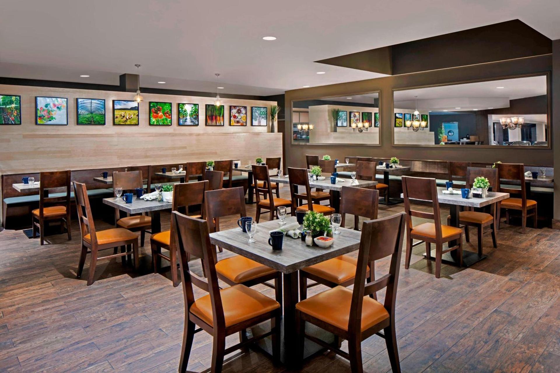 Four Points by Sheraton Anaheim photo 24