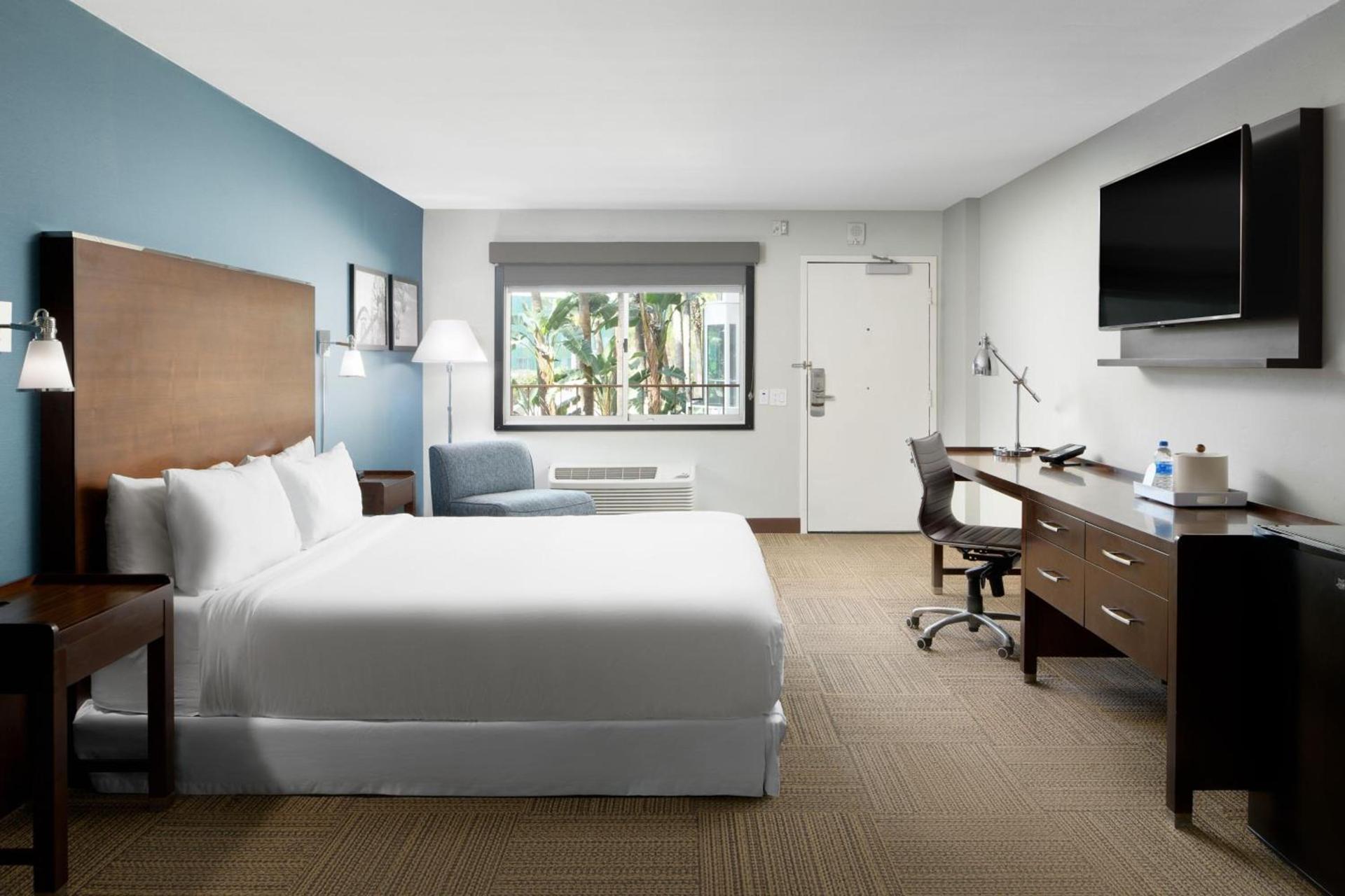 Four Points by Sheraton Anaheim photo 11