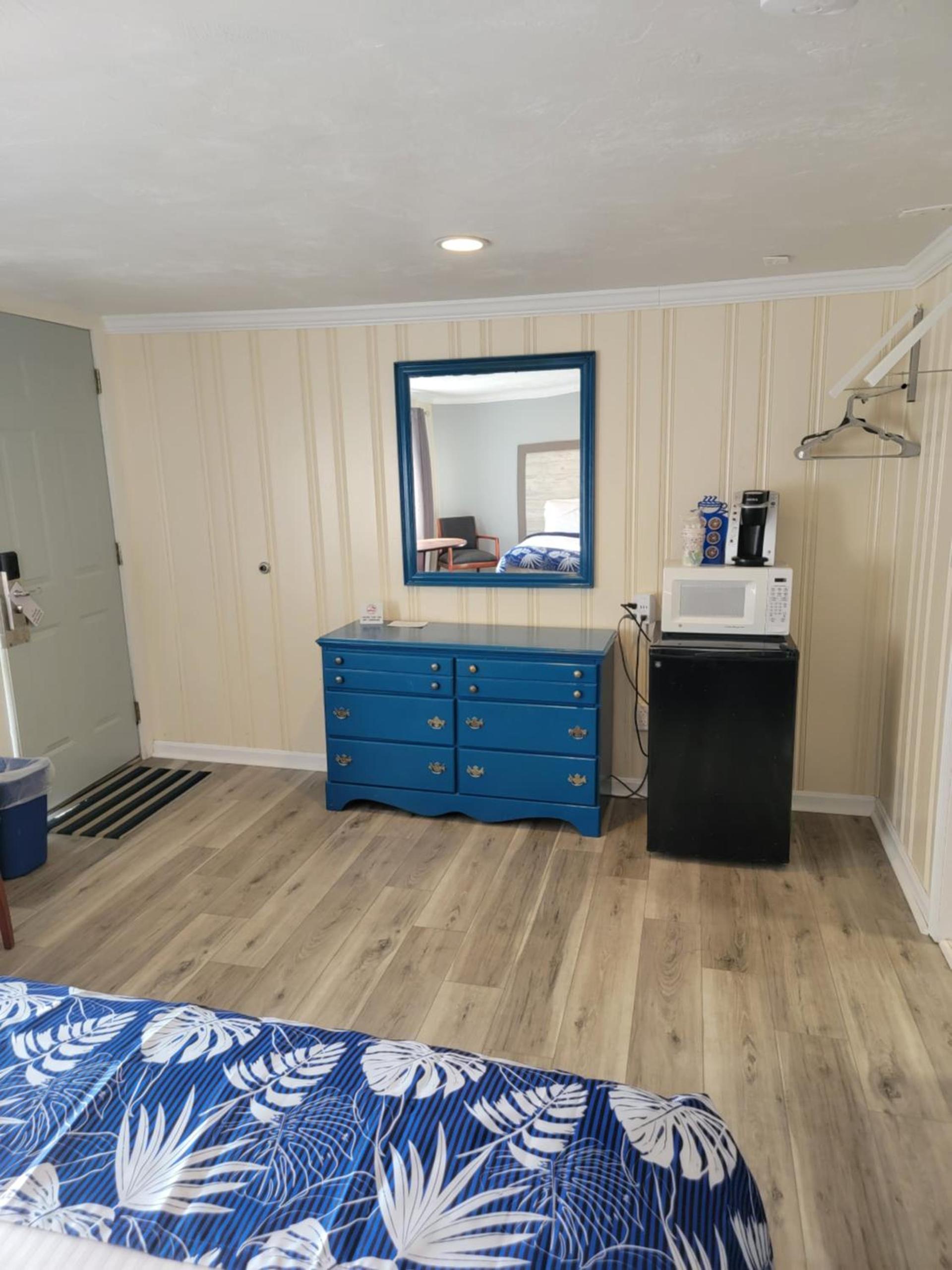 Tides Motel - Hampton Beach photo 16