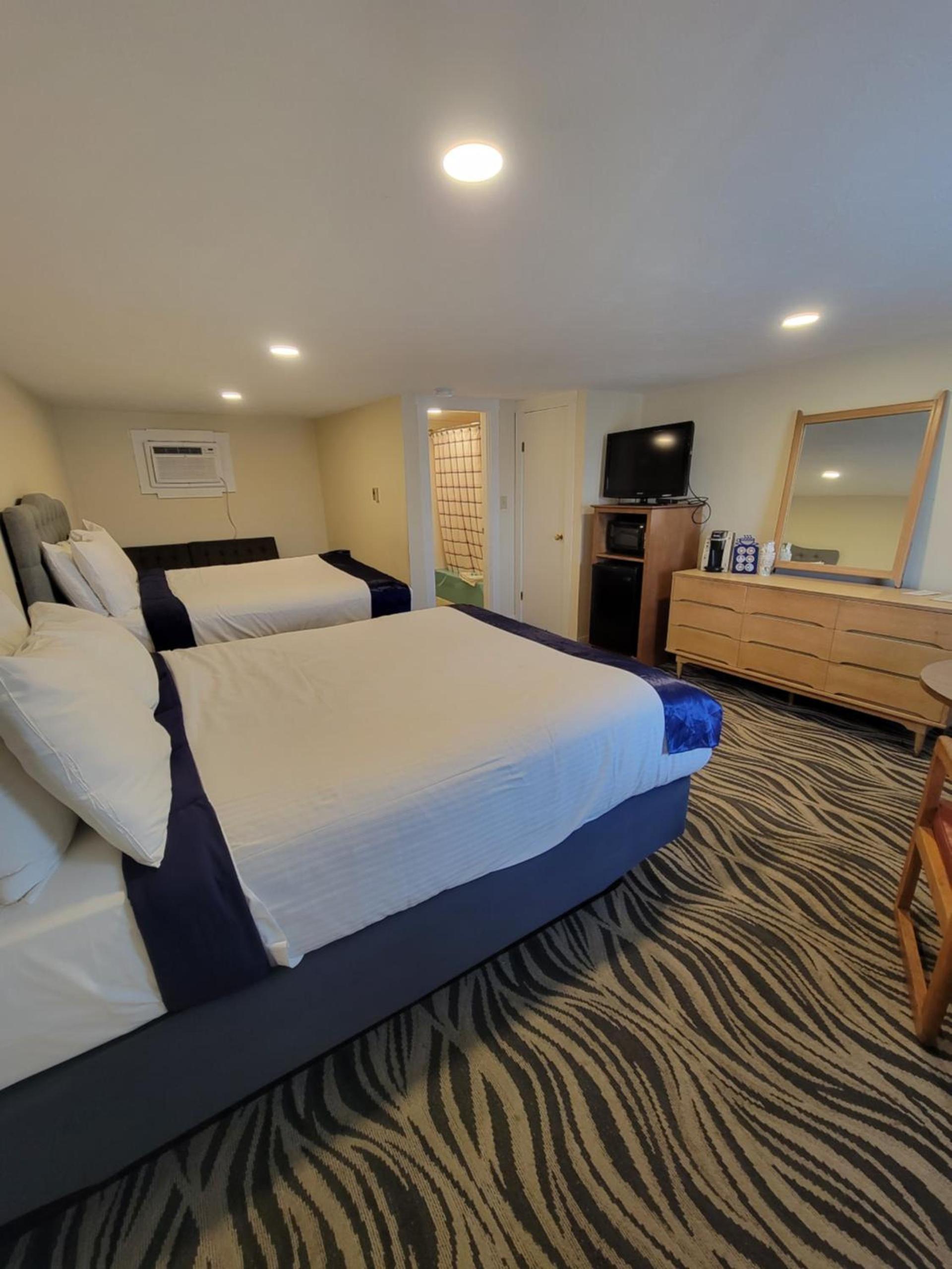 Tides Motel - Hampton Beach photo 17