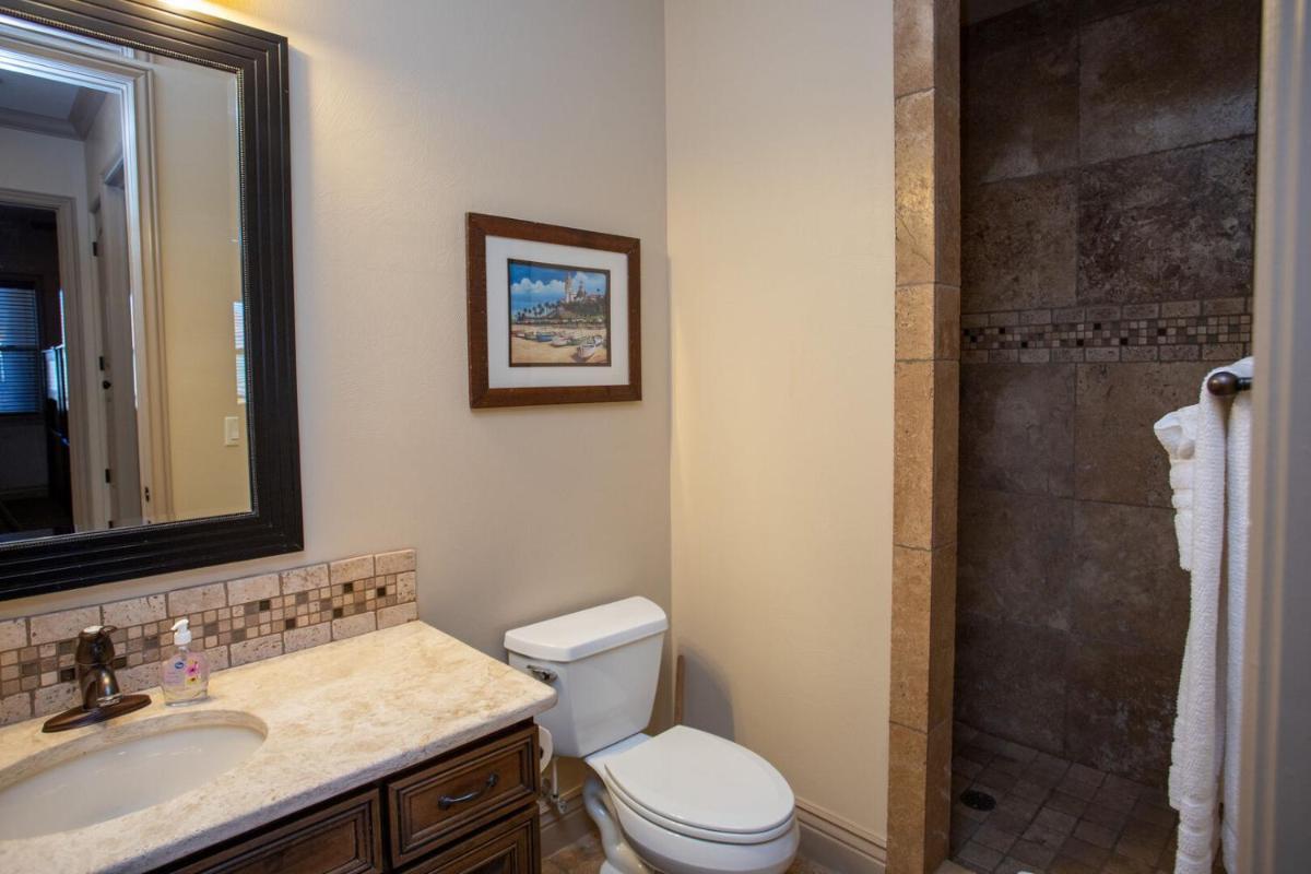 D3 Spacious Sunset Suite Second Floor 2-bedroom photo 13