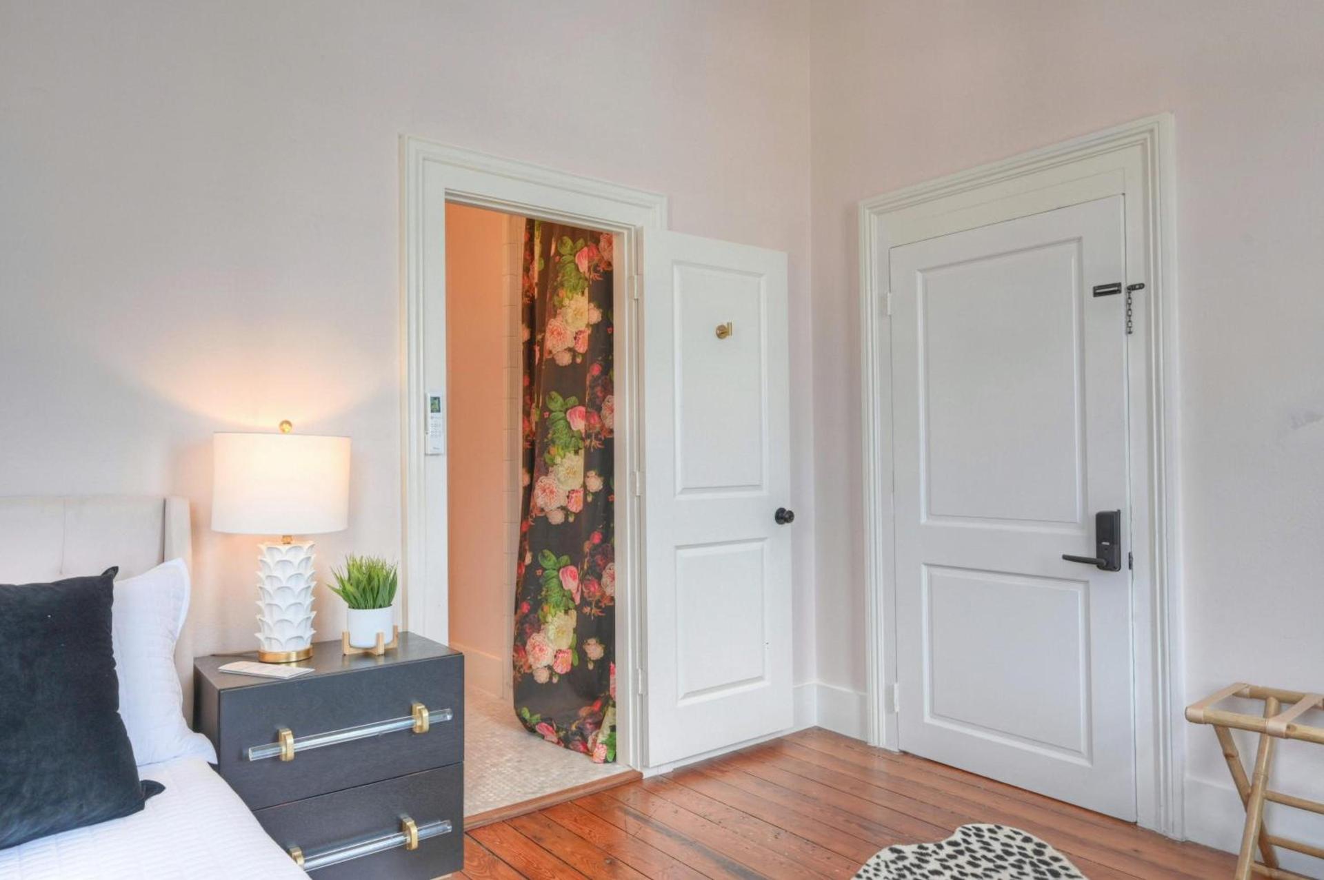 Sugars Inn Room 6 Family Friendly Boutique Stay Downtown photo 13