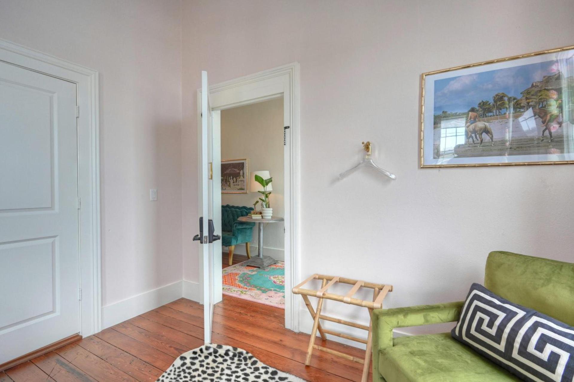 Sugars Inn Room 6 Family Friendly Boutique Stay Downtown photo 16