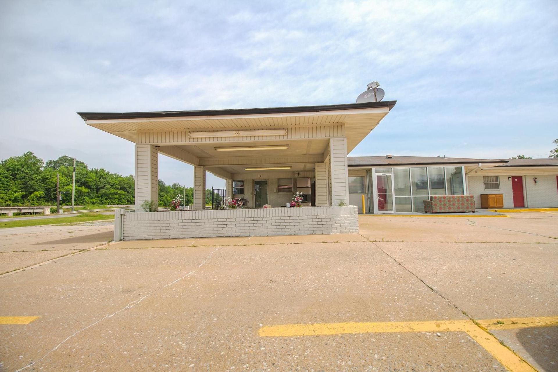 OYO Hotel McAlester OK S Main St photo 6