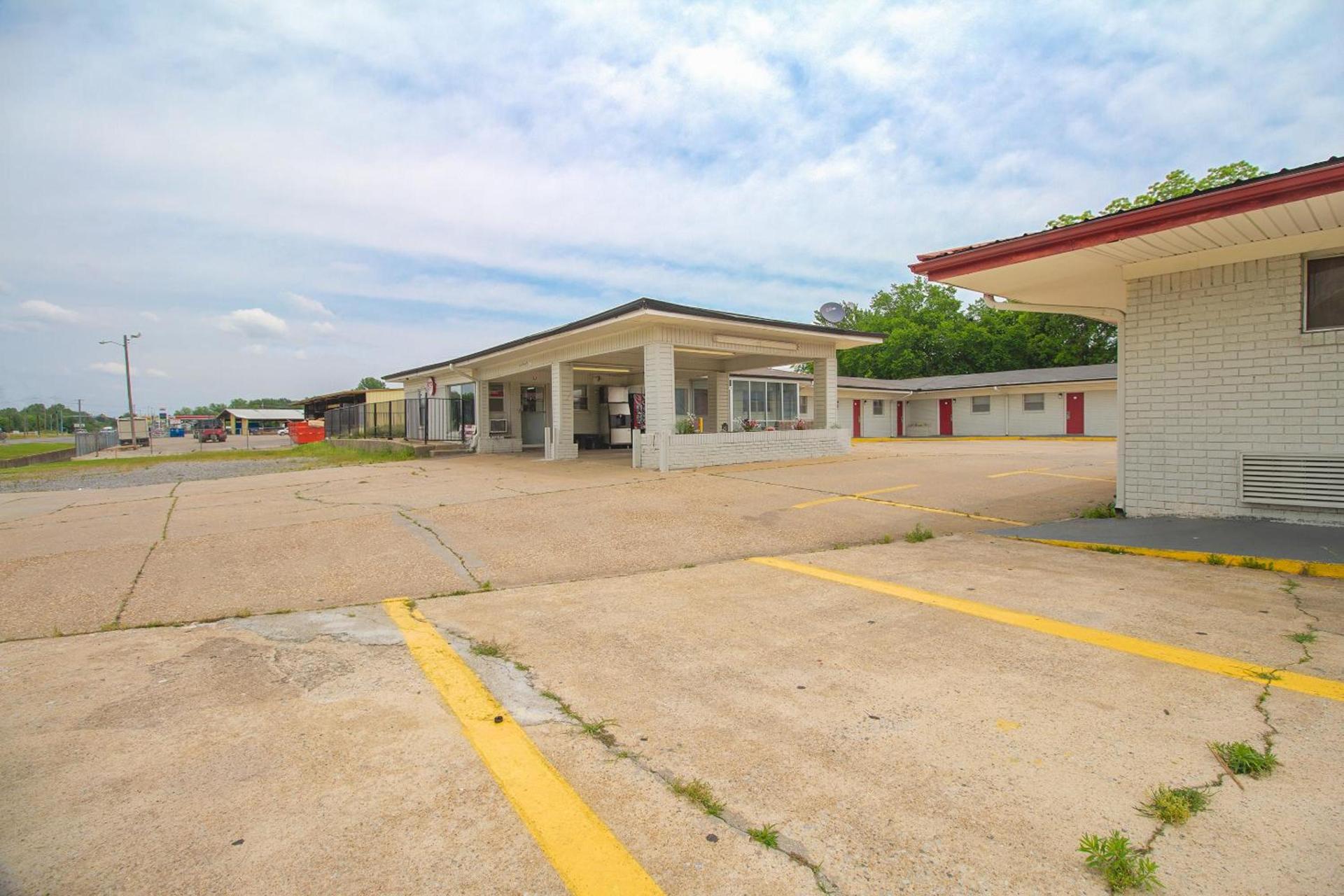 OYO Hotel McAlester OK S Main St photo 10