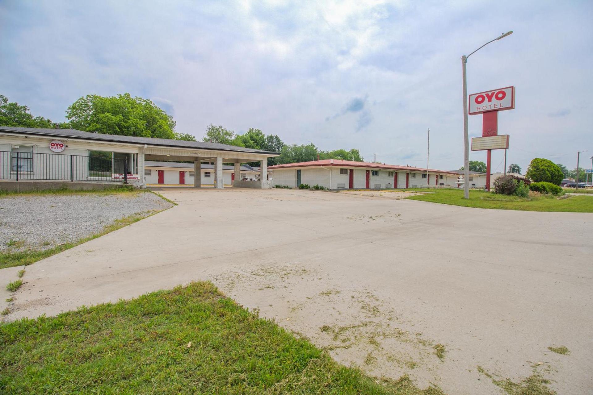 OYO Hotel McAlester OK S Main St photo 11