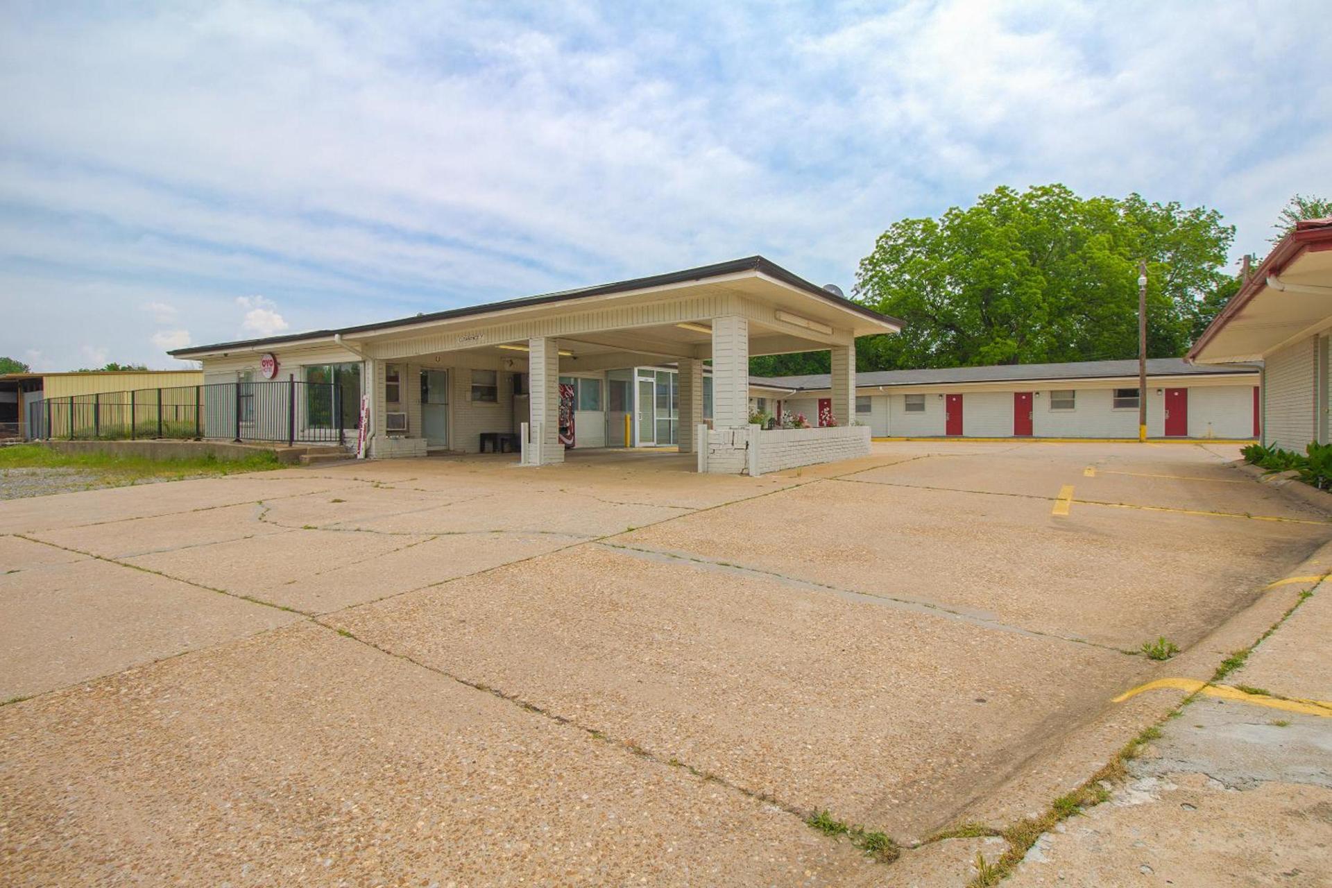 OYO Hotel McAlester OK S Main St photo 13