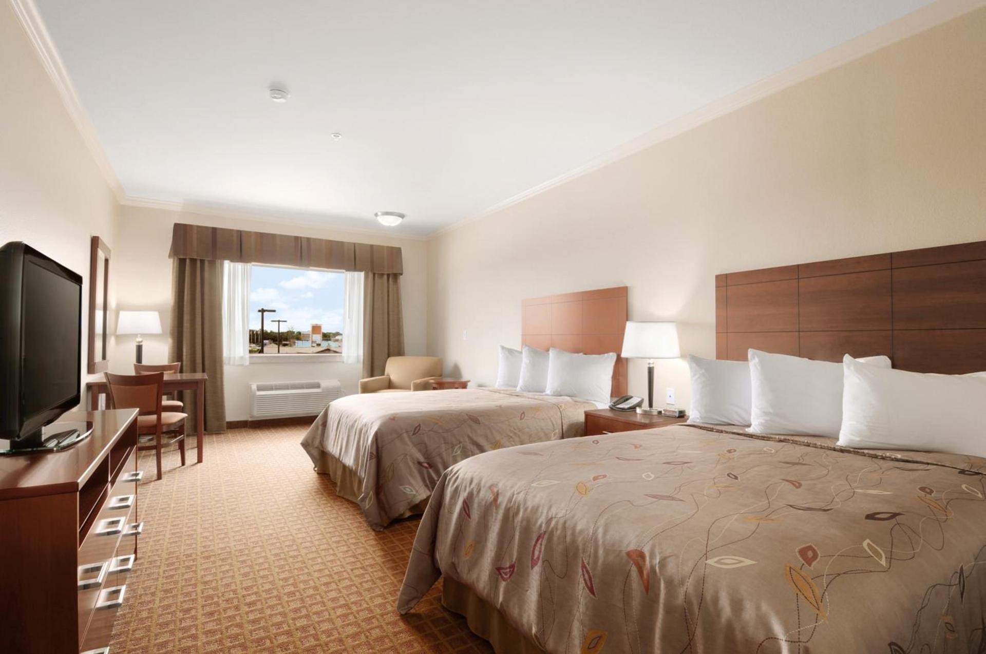 Ramada by Wyndham College Station photo 41