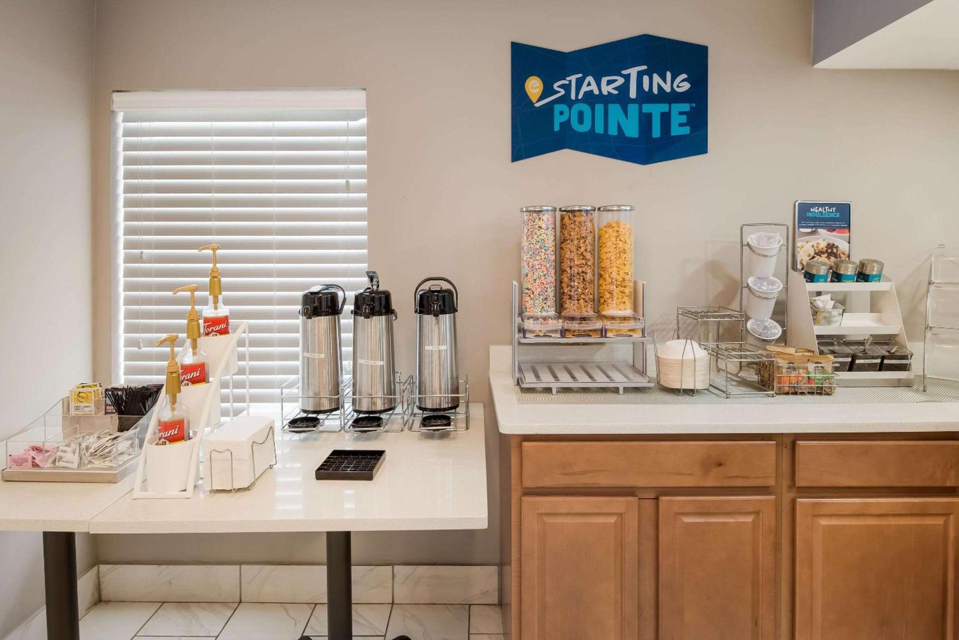 Clarion Pointe Indianapolis Northeast photo 35
