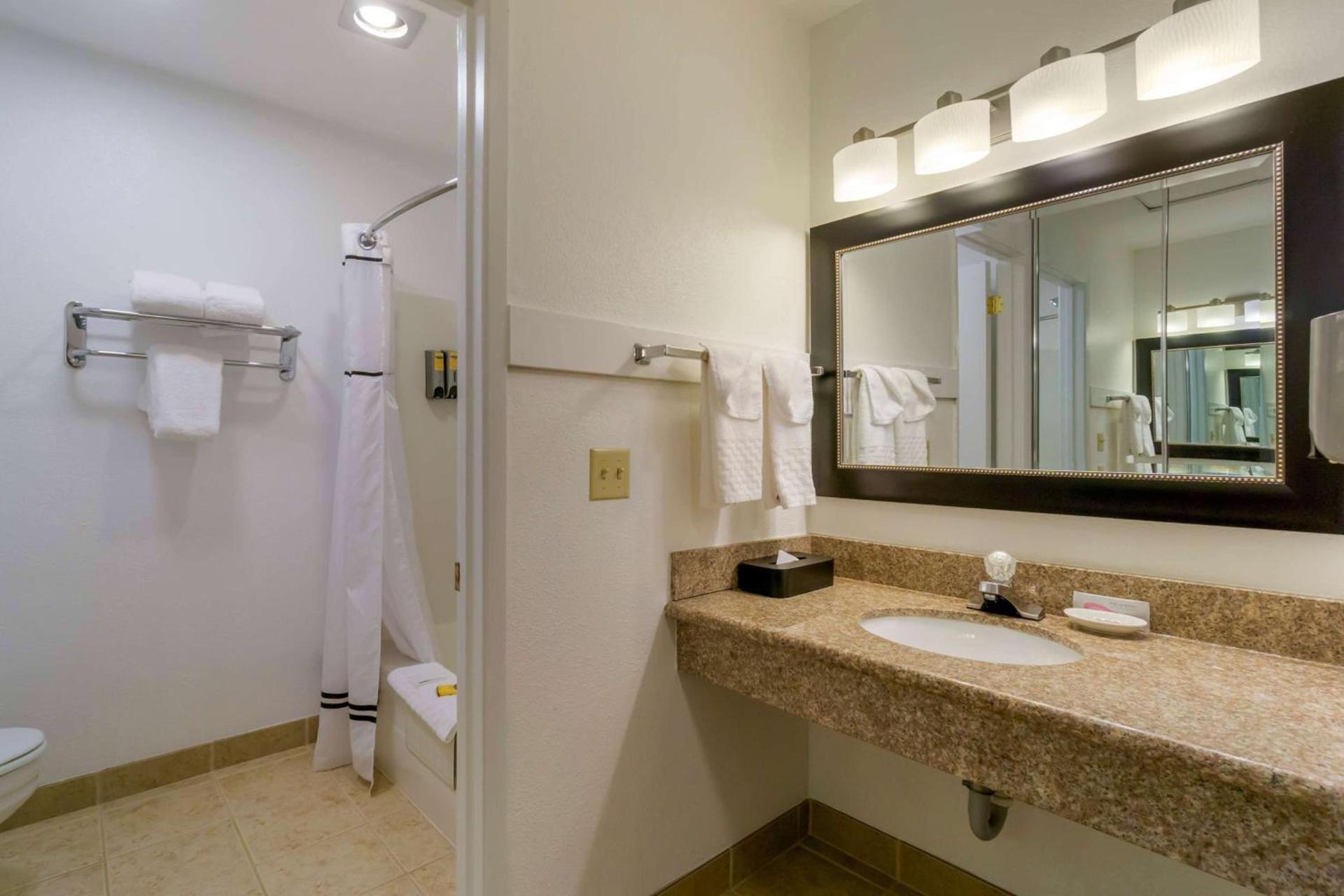 Wingate by Wyndham Mount Vernon photo 6