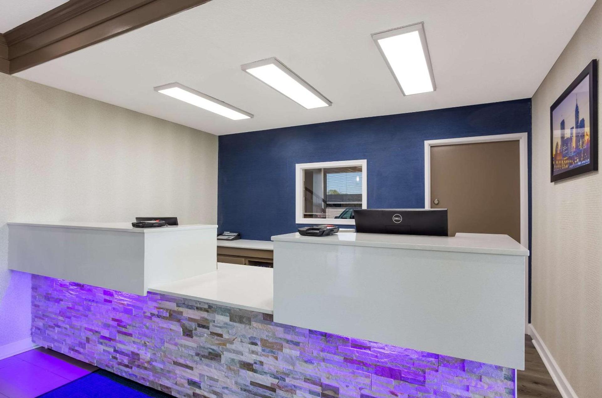 Quality Inn South Bend near Notre Dame photo 15