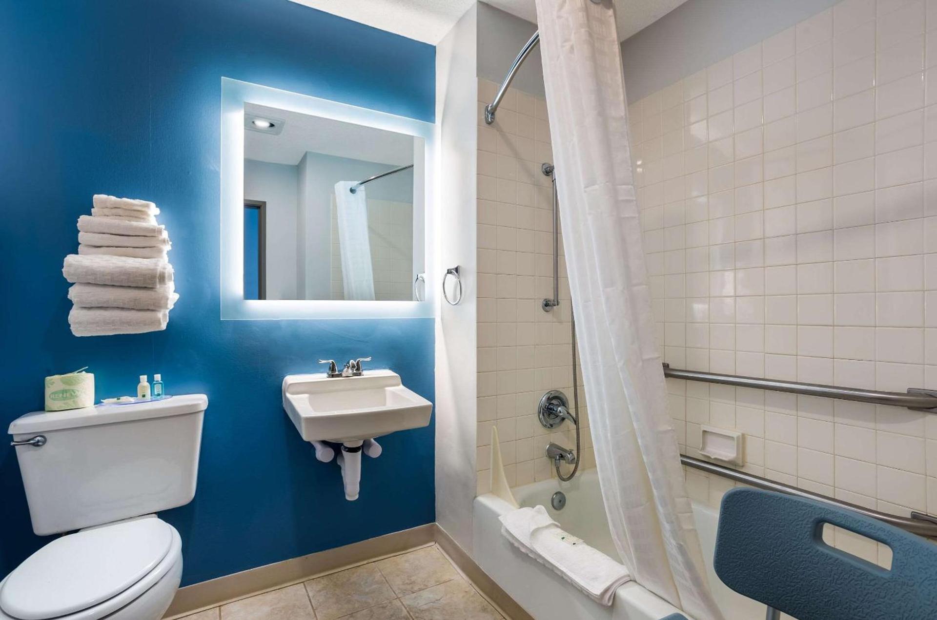 Quality Inn South Bend near Notre Dame photo 19